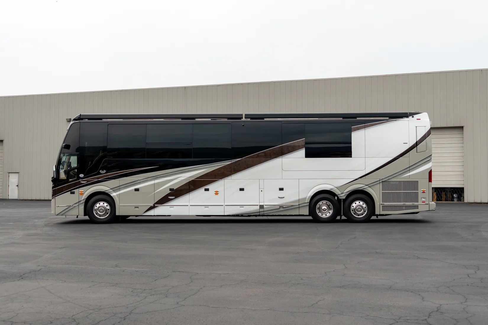 Exterior of Marathon Coach #1409 | Luxury Motorcoach for Sale