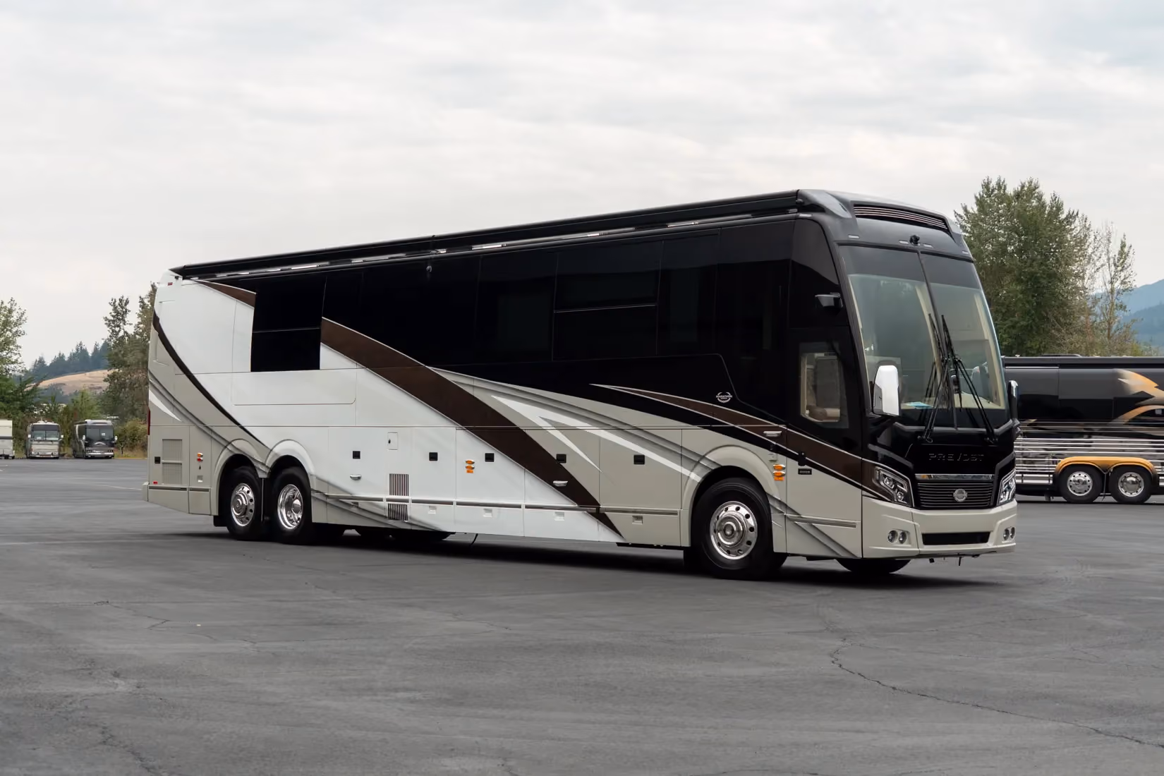 Exterior of Marathon Coach #1409 | Luxury Motorcoach for Sale