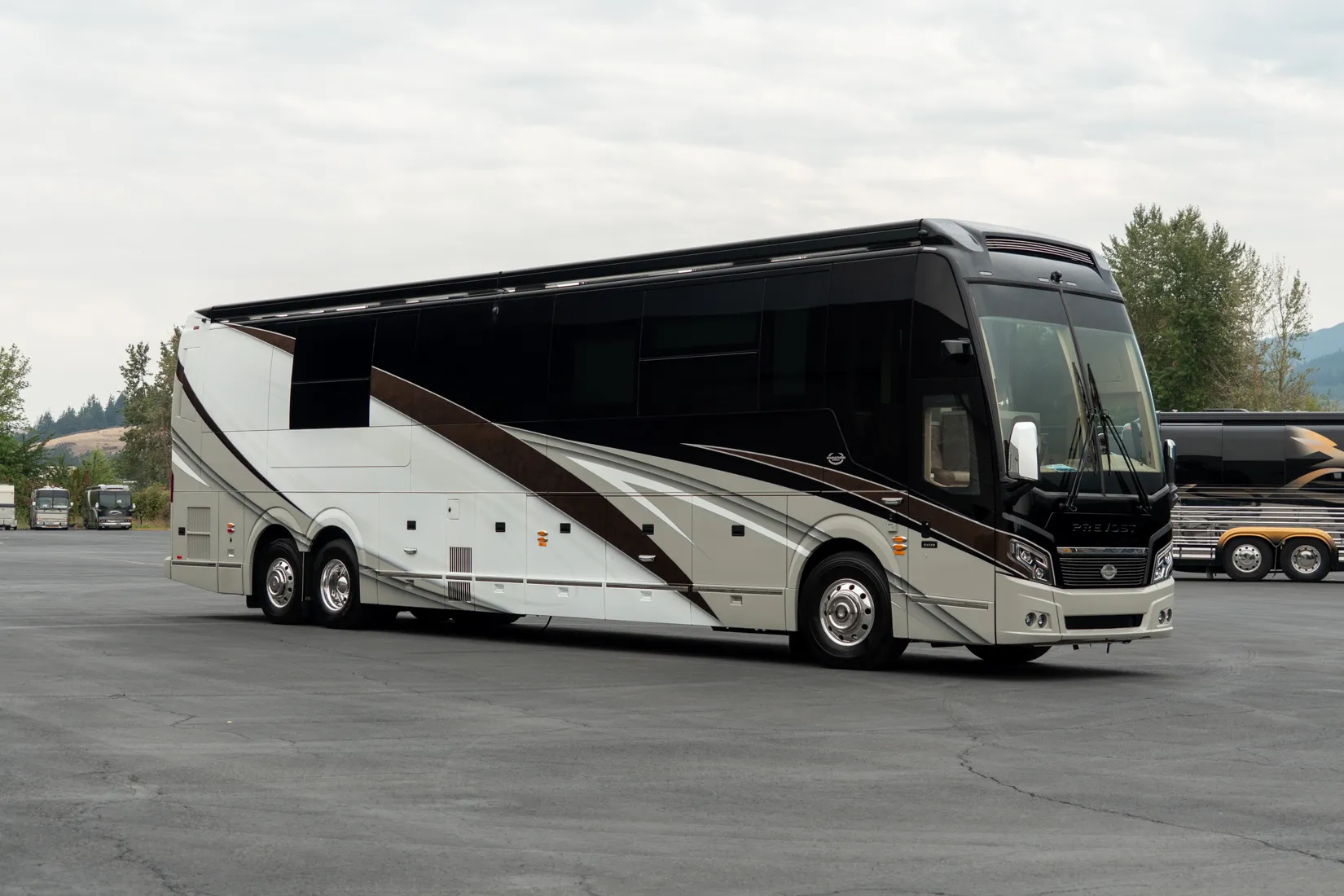 Exterior of Marathon Coach #1409 | Luxury Motorcoach for Sale