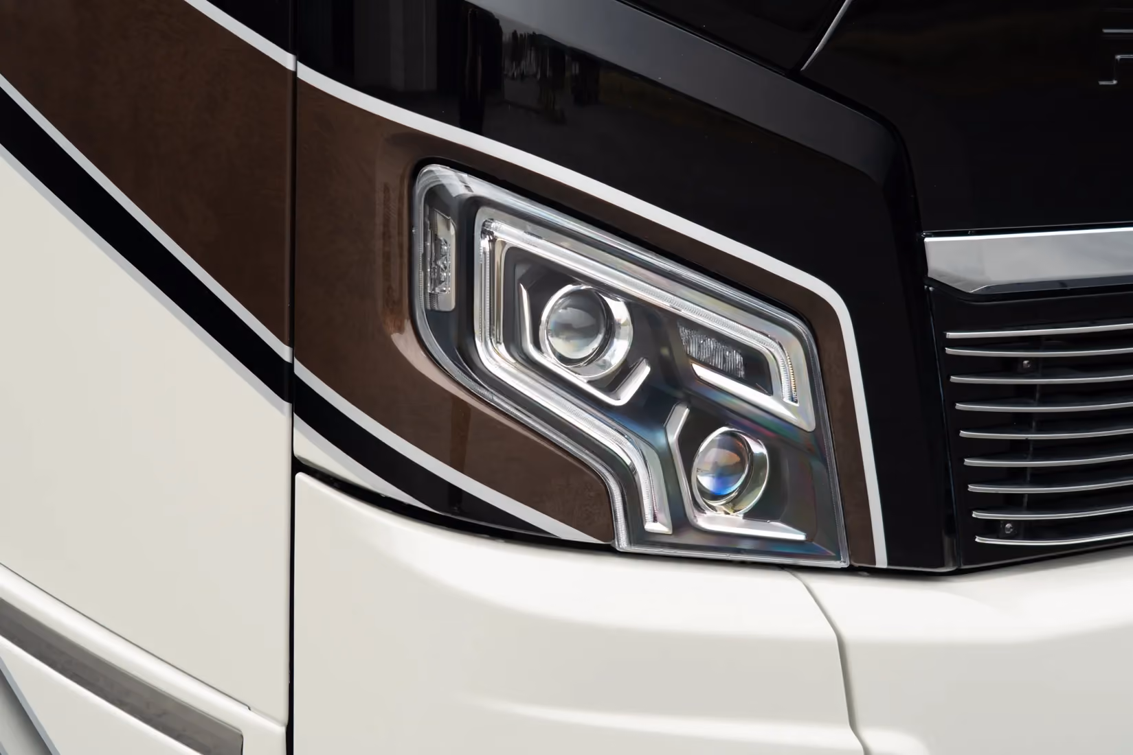 Exterior of Marathon Coach #1409 | Luxury Motorcoach for Sale