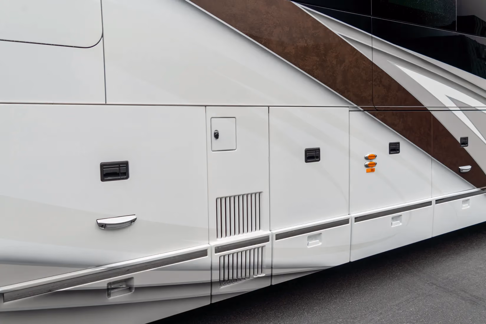 Exterior of Marathon Coach #1409 | Luxury Motorcoach for Sale