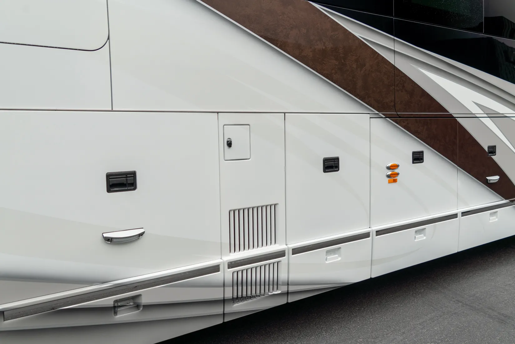 Exterior of Marathon Coach #1409 | Luxury Motorcoach for Sale