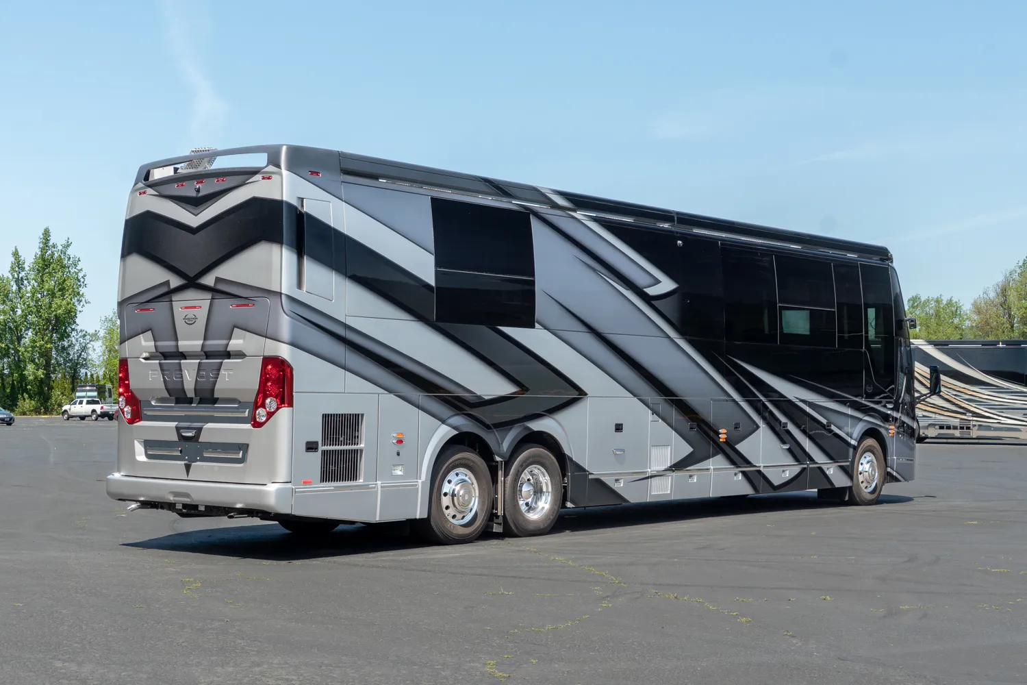 Exterior of Marathon Coach #1404 | Luxury Motorcoach for Sale