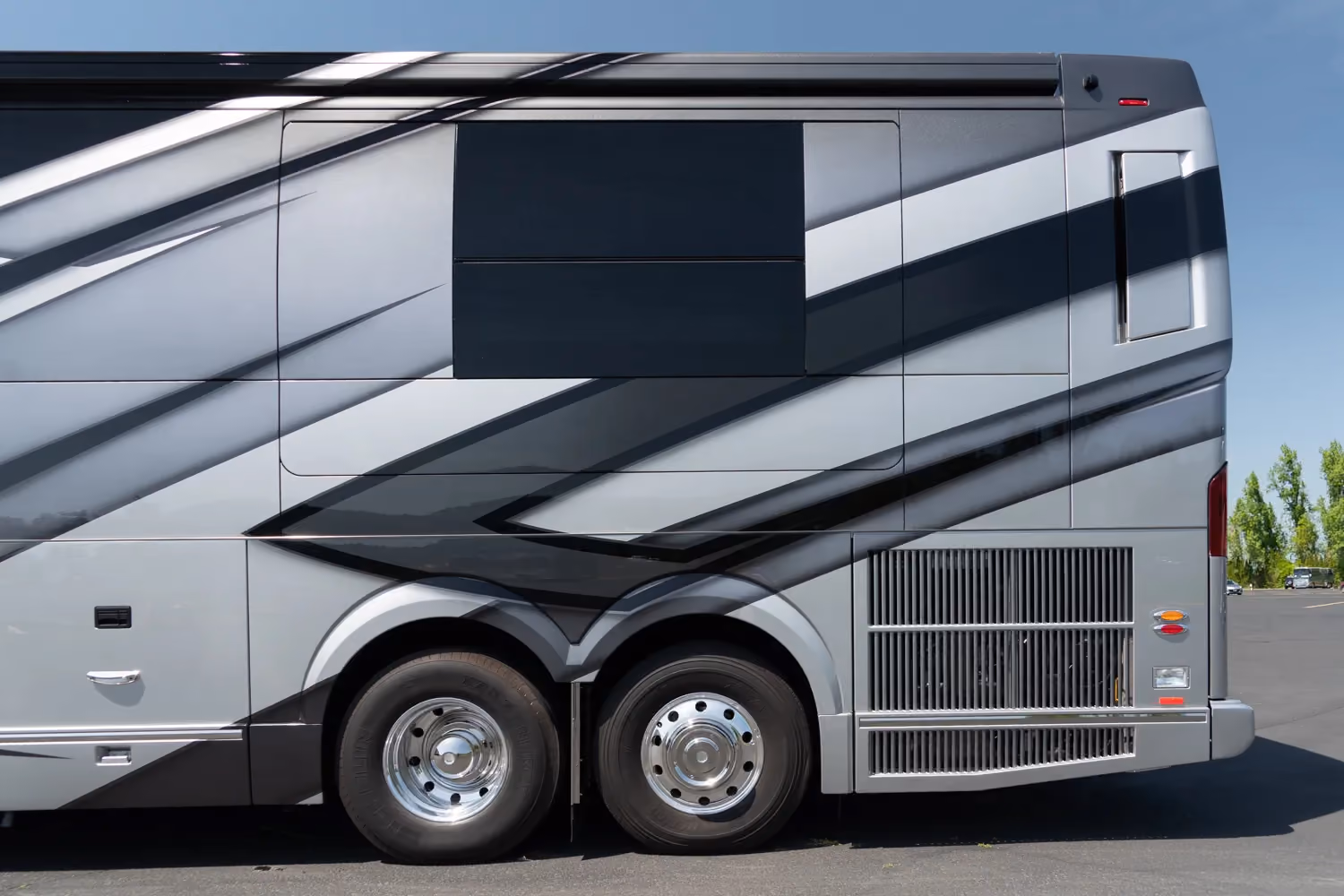 Exterior of Marathon Coach #1404 | Luxury Motorcoach for Sale