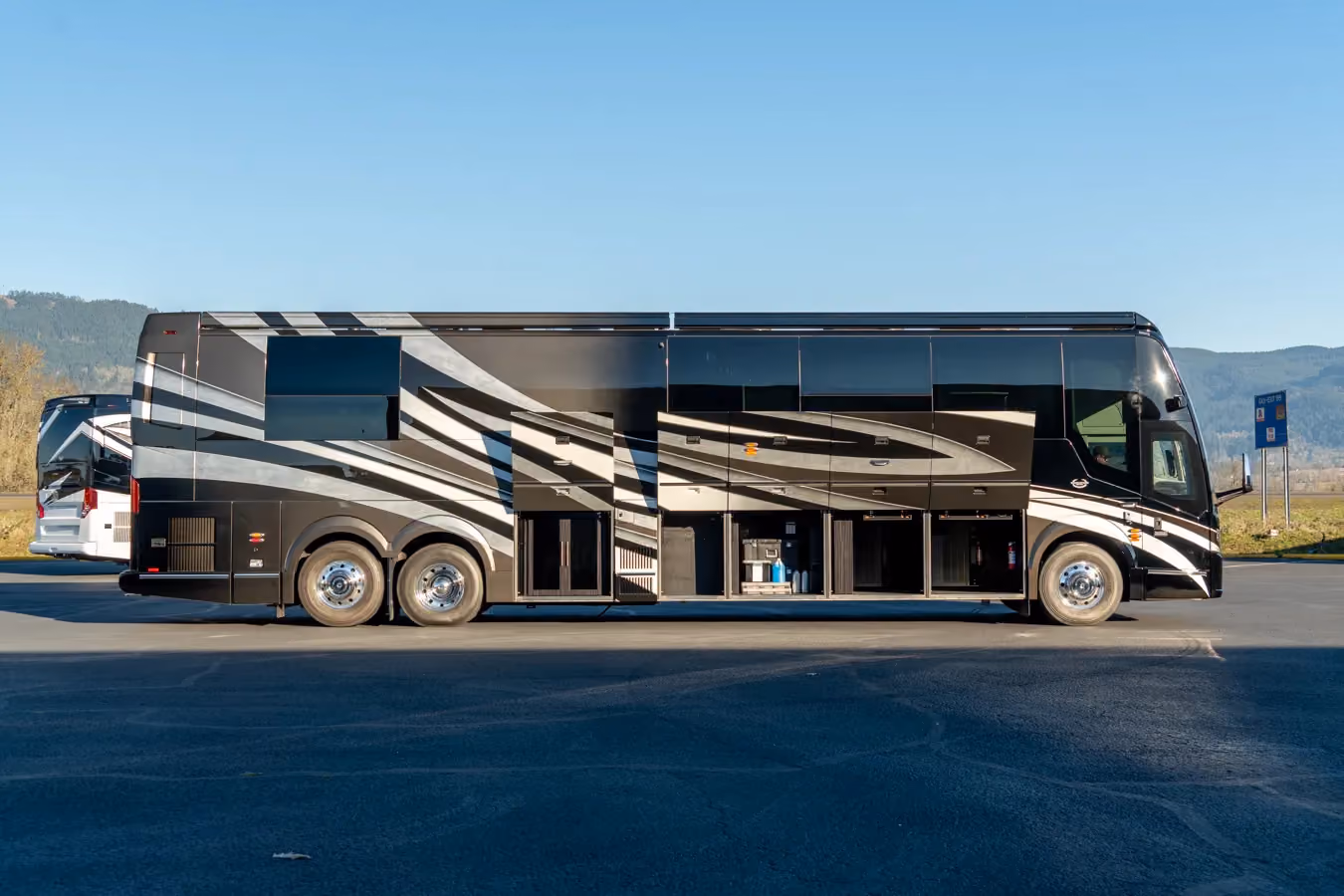 Exterior of Marathon Coach #1401 | Luxury Motorcoach for Sale