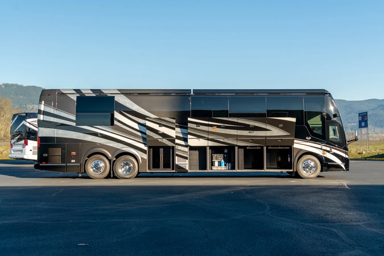 Exterior of Marathon Coach #1401 | Luxury Motorcoach for Sale