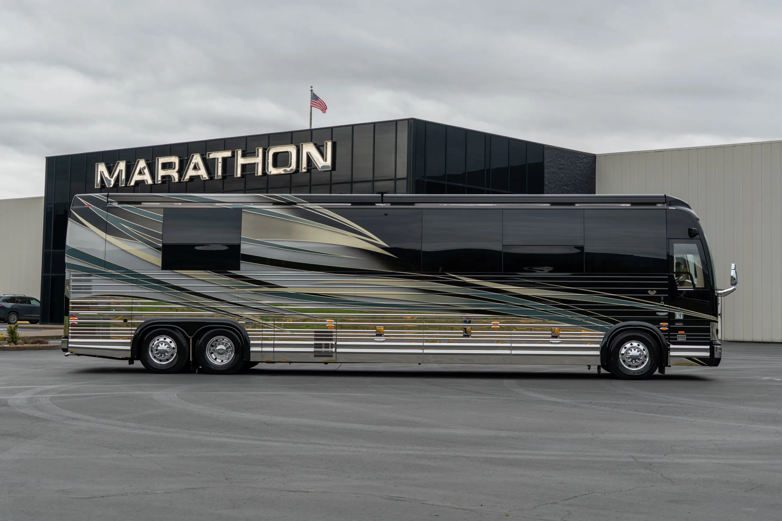 Marathon Coach #1421