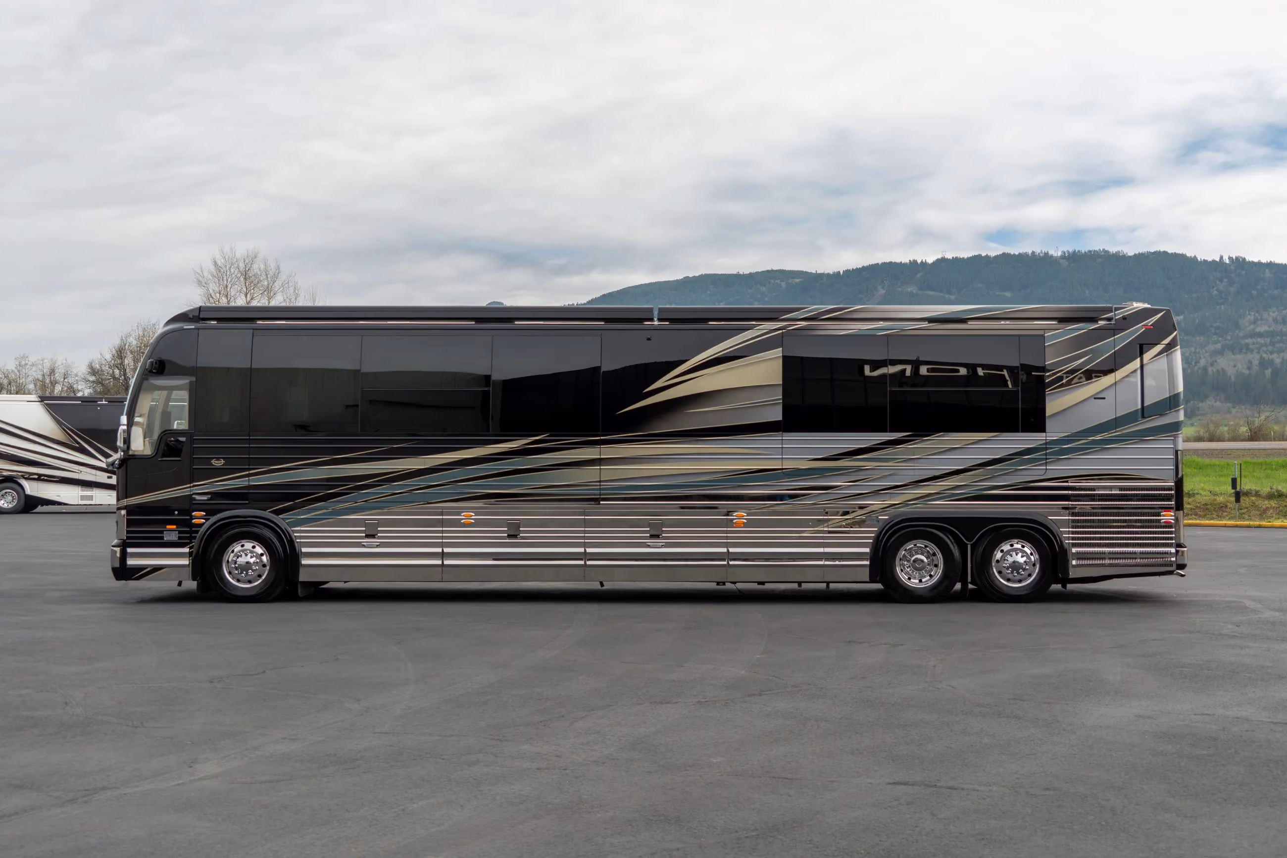 Marathon Coach #1421