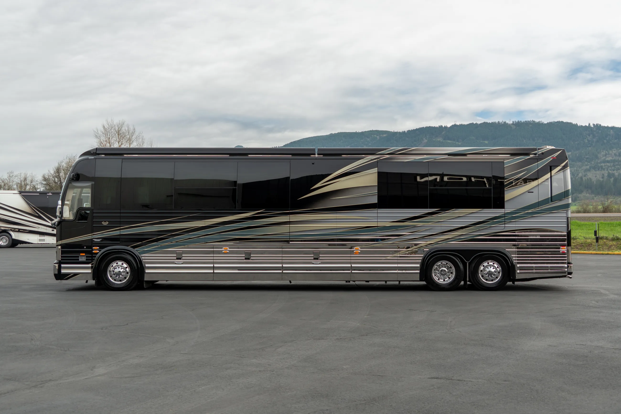 Marathon Coach #1421