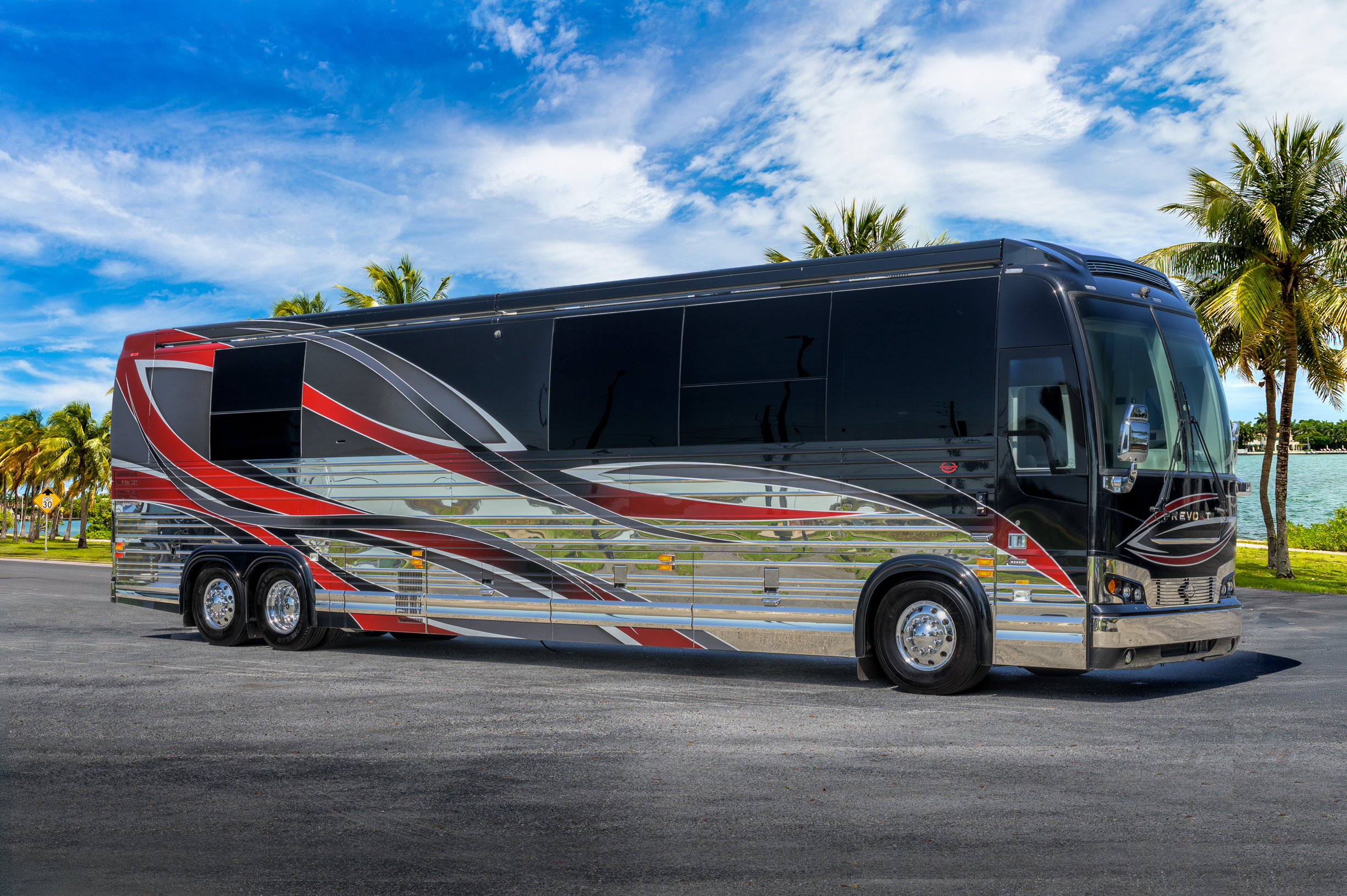 Marathon Coach: Luxury RV Manufacturer and Dealer