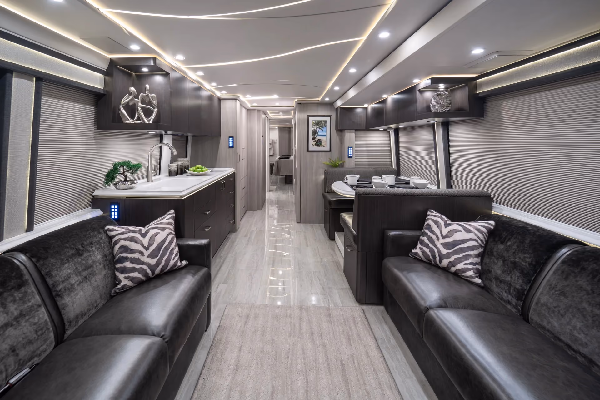 Marathon Coach #1380