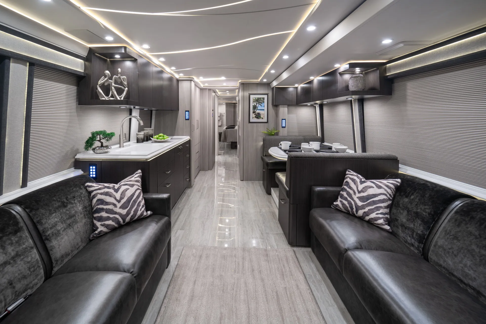 Marathon Coach #1380