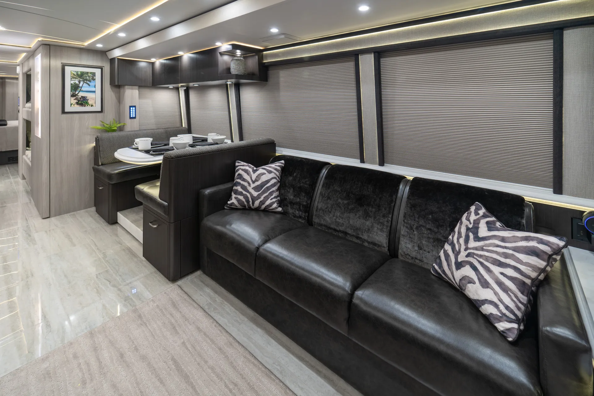 Marathon Coach #1380