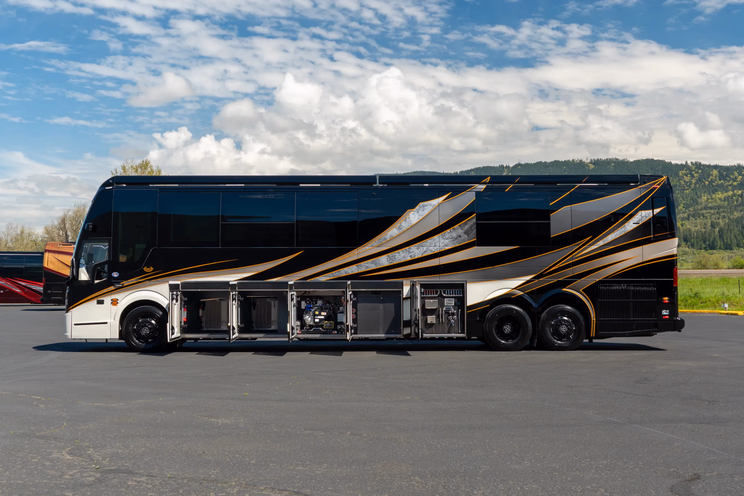 Exterior of Marathon Coach #1422
