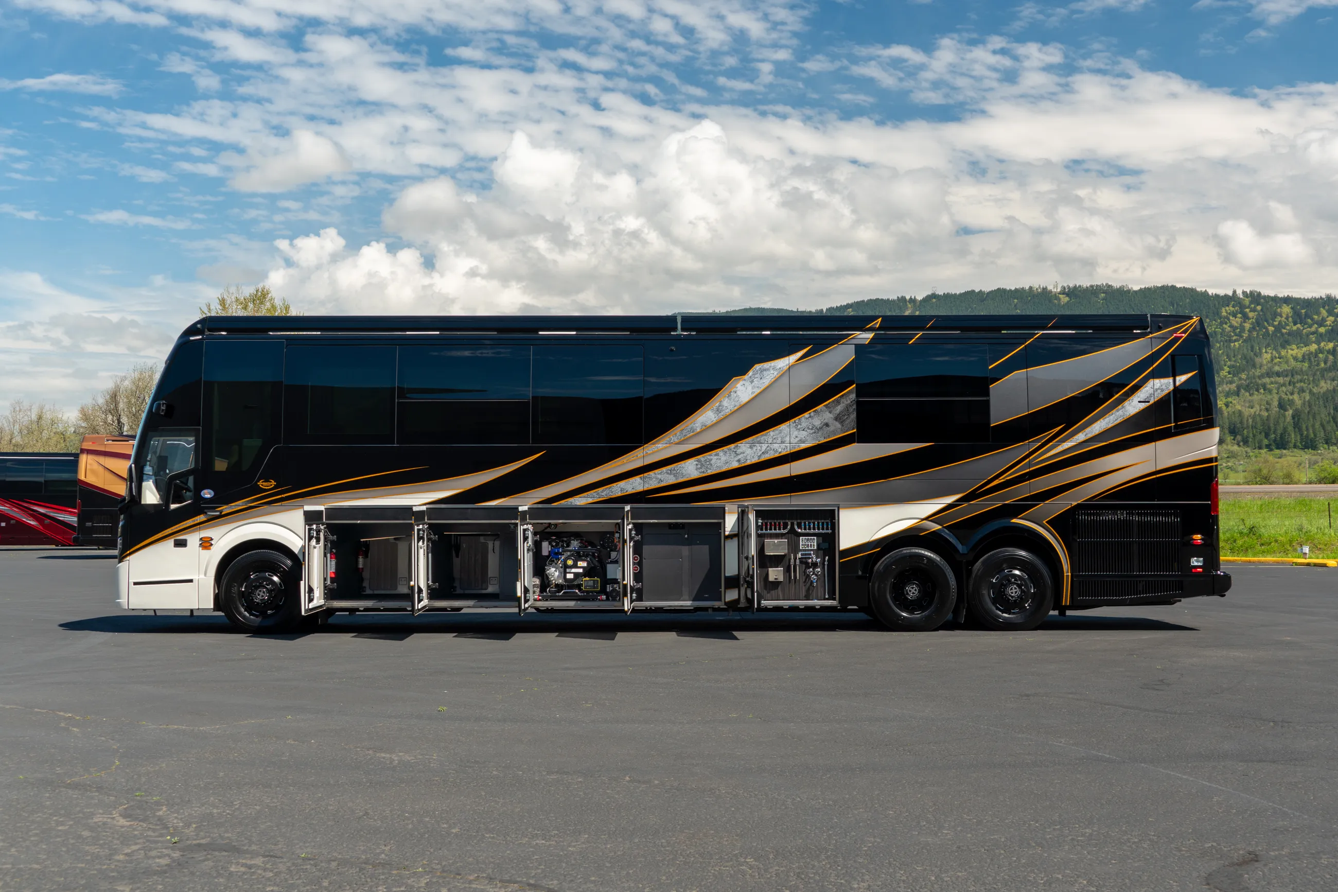 Exterior of Marathon Coach #1422