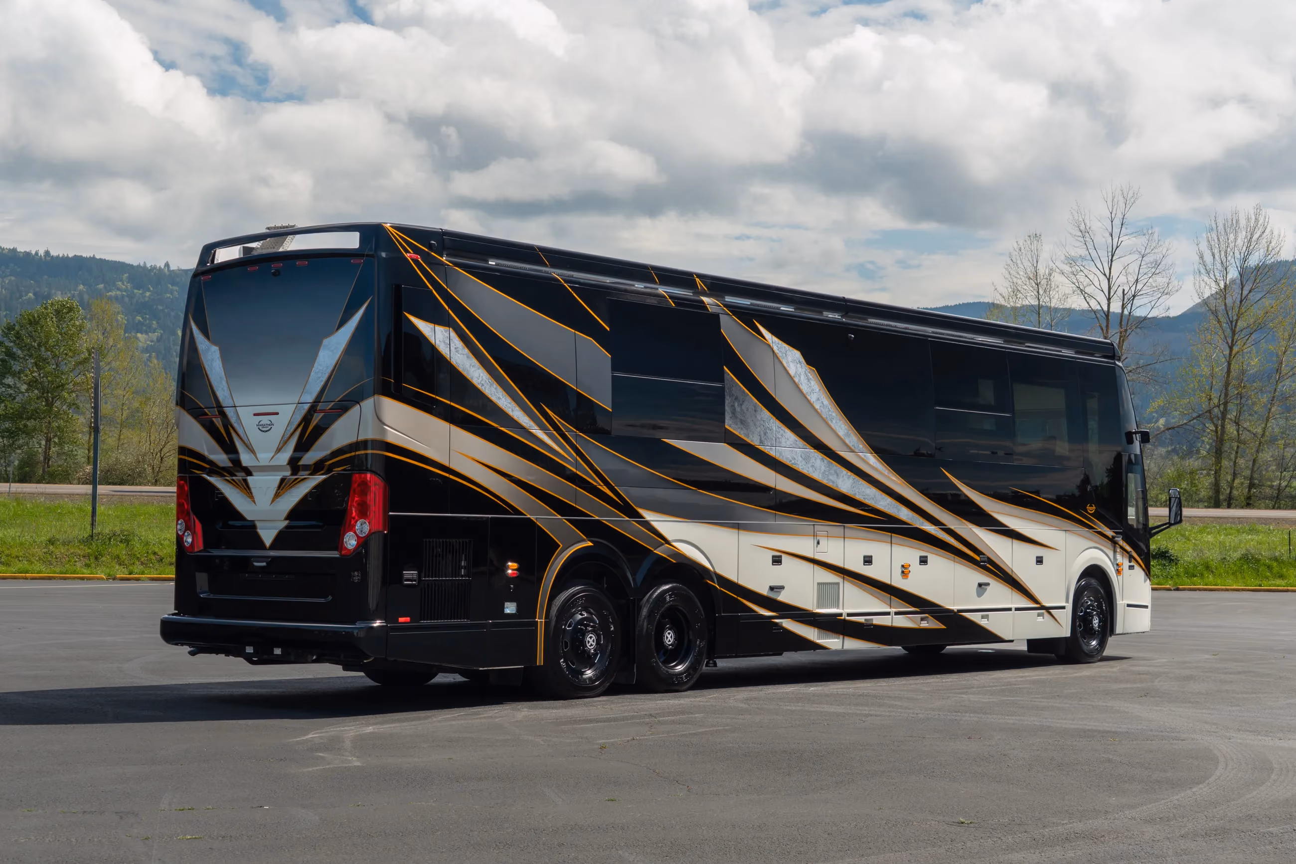 Exterior of Marathon Coach #1422