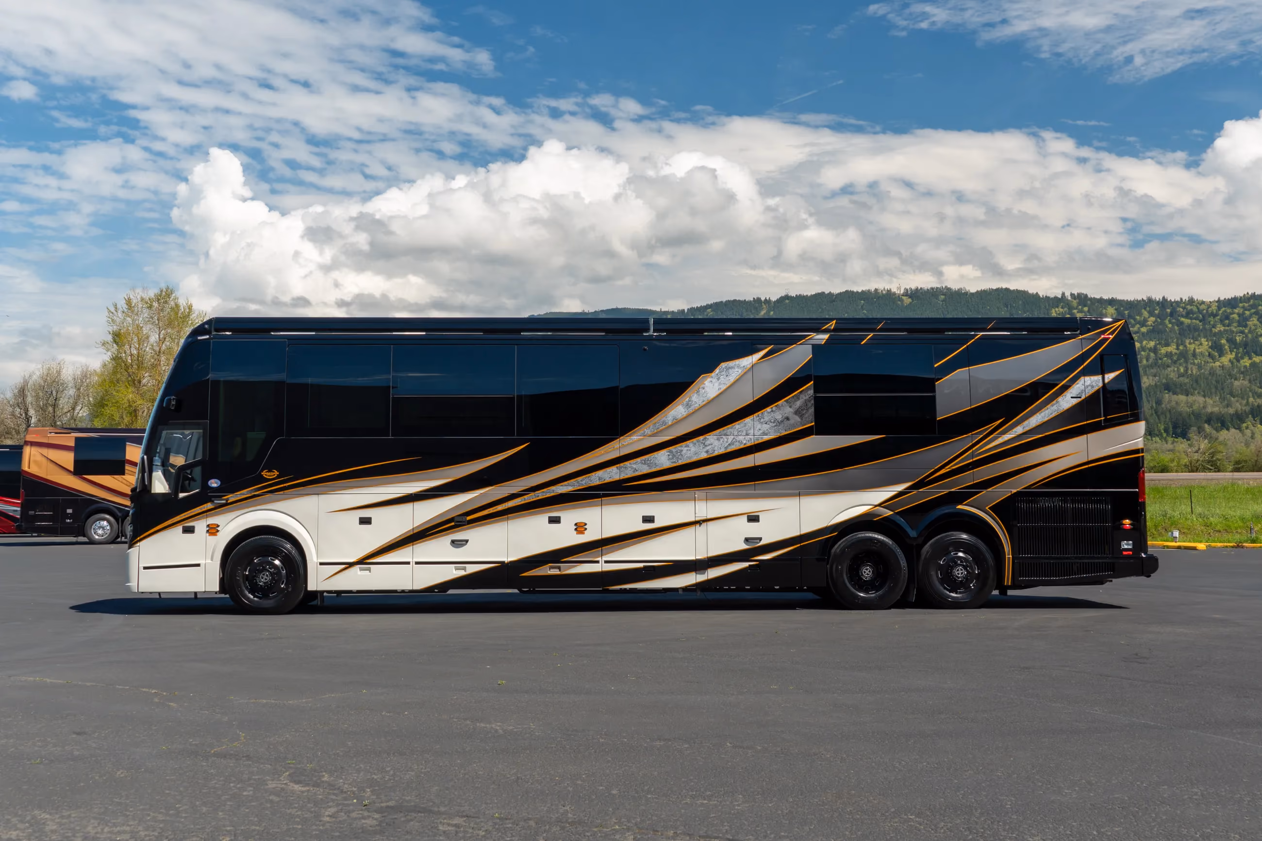 Exterior of Marathon Coach #1422