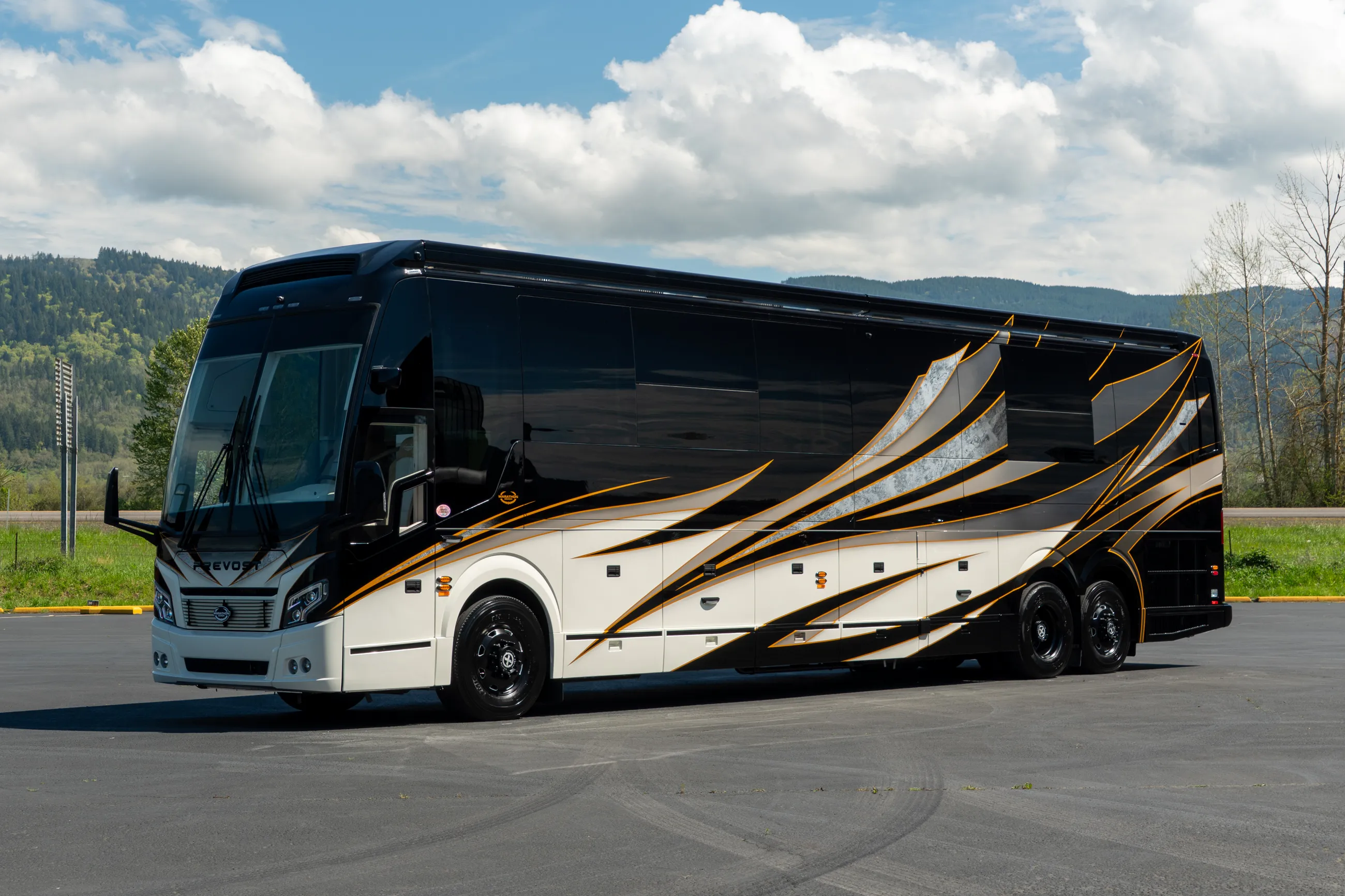 Exterior of Marathon Coach #1422