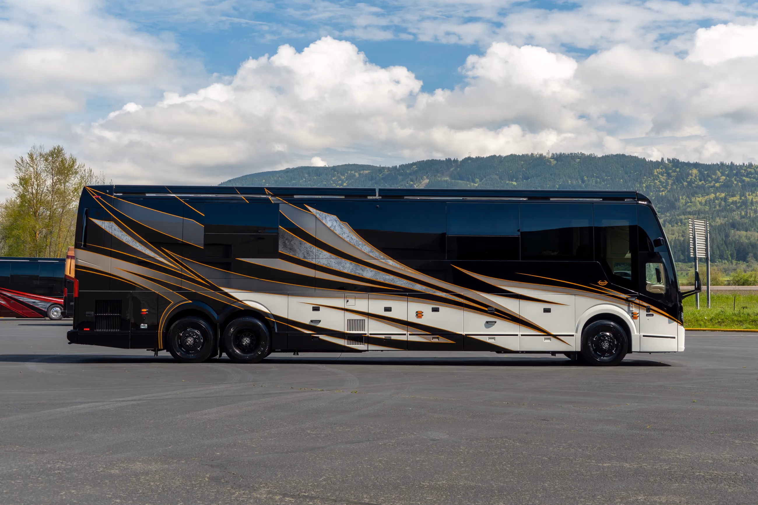 Exterior of Marathon Coach #1422
