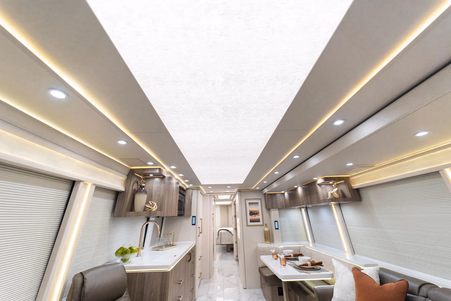 Marathon Coach #1381 | Luxury Motorcoach for Sale