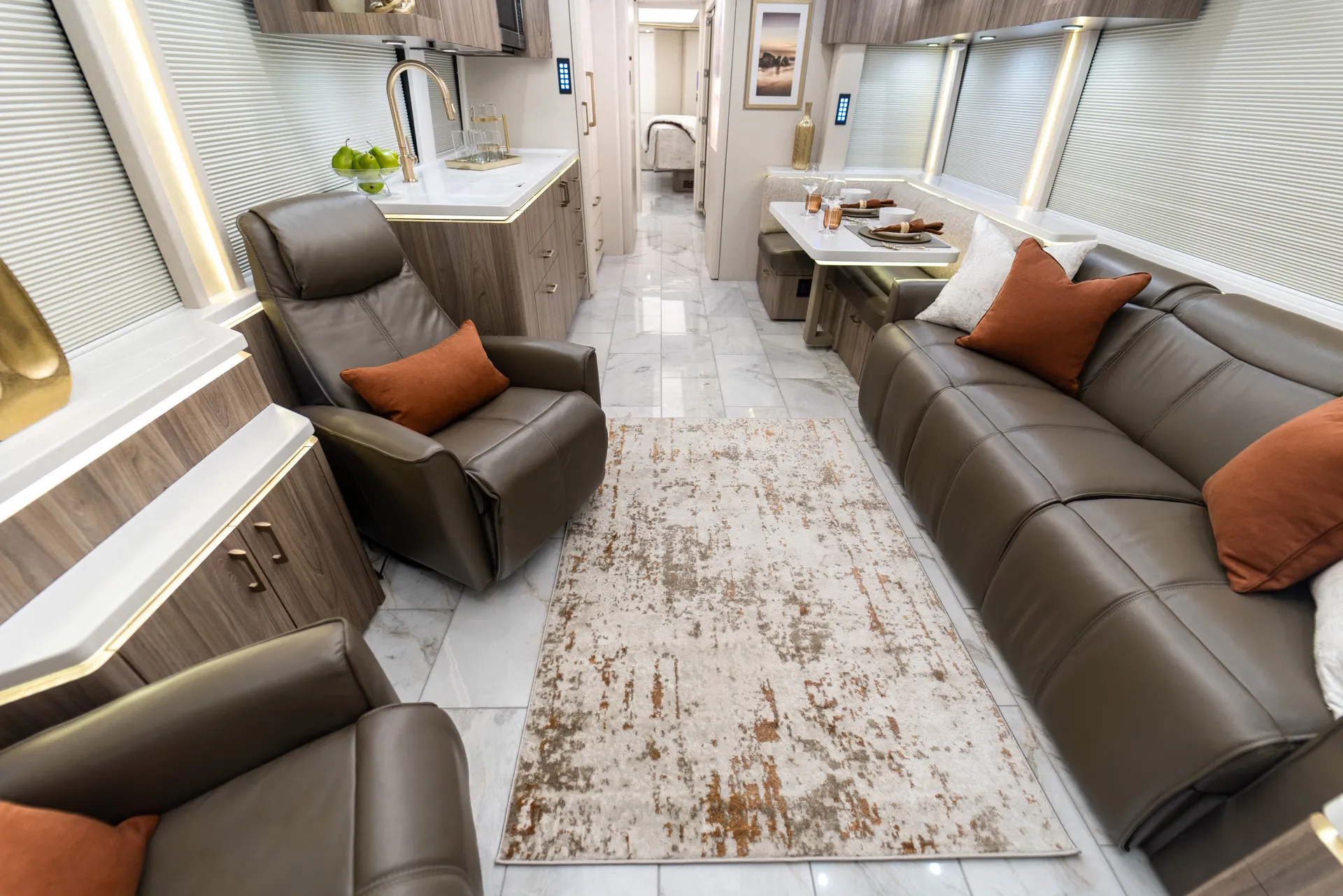 Marathon Coach #1381 | Luxury Motorcoach for Sale