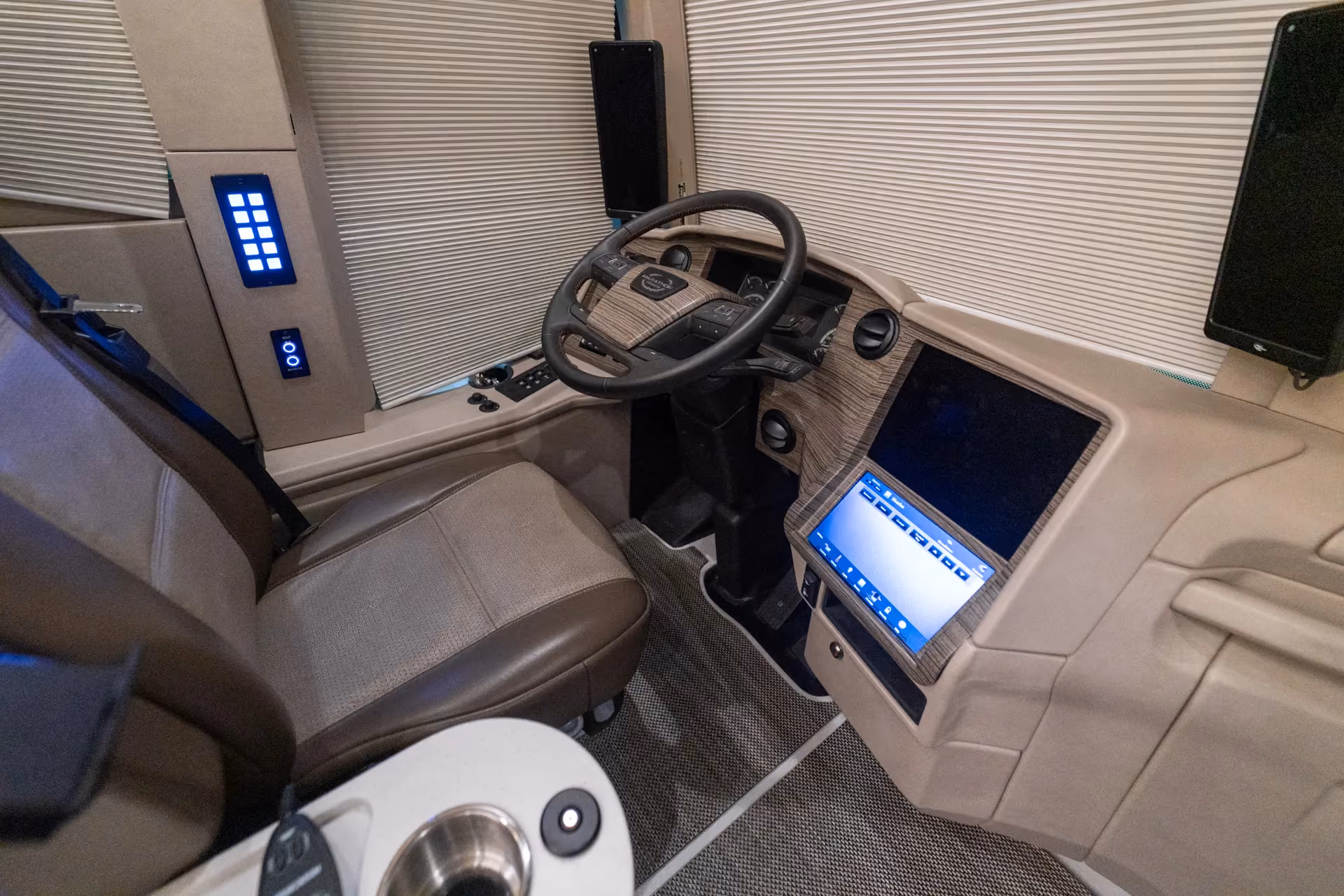 Marathon Coach #1381 | Luxury Motorcoach for Sale