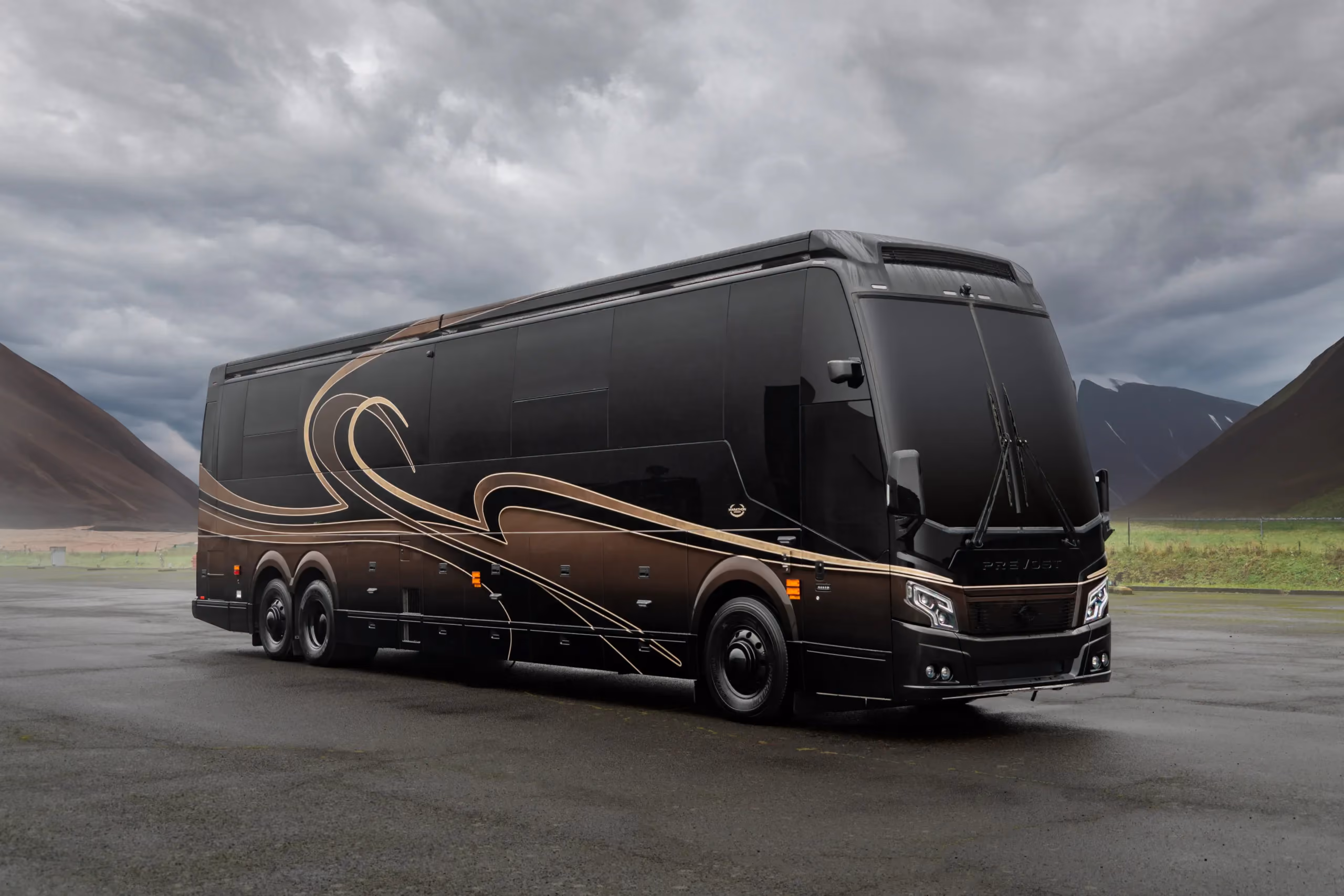 Marathon Coach #1381 | Luxury Motorcoach for Sale