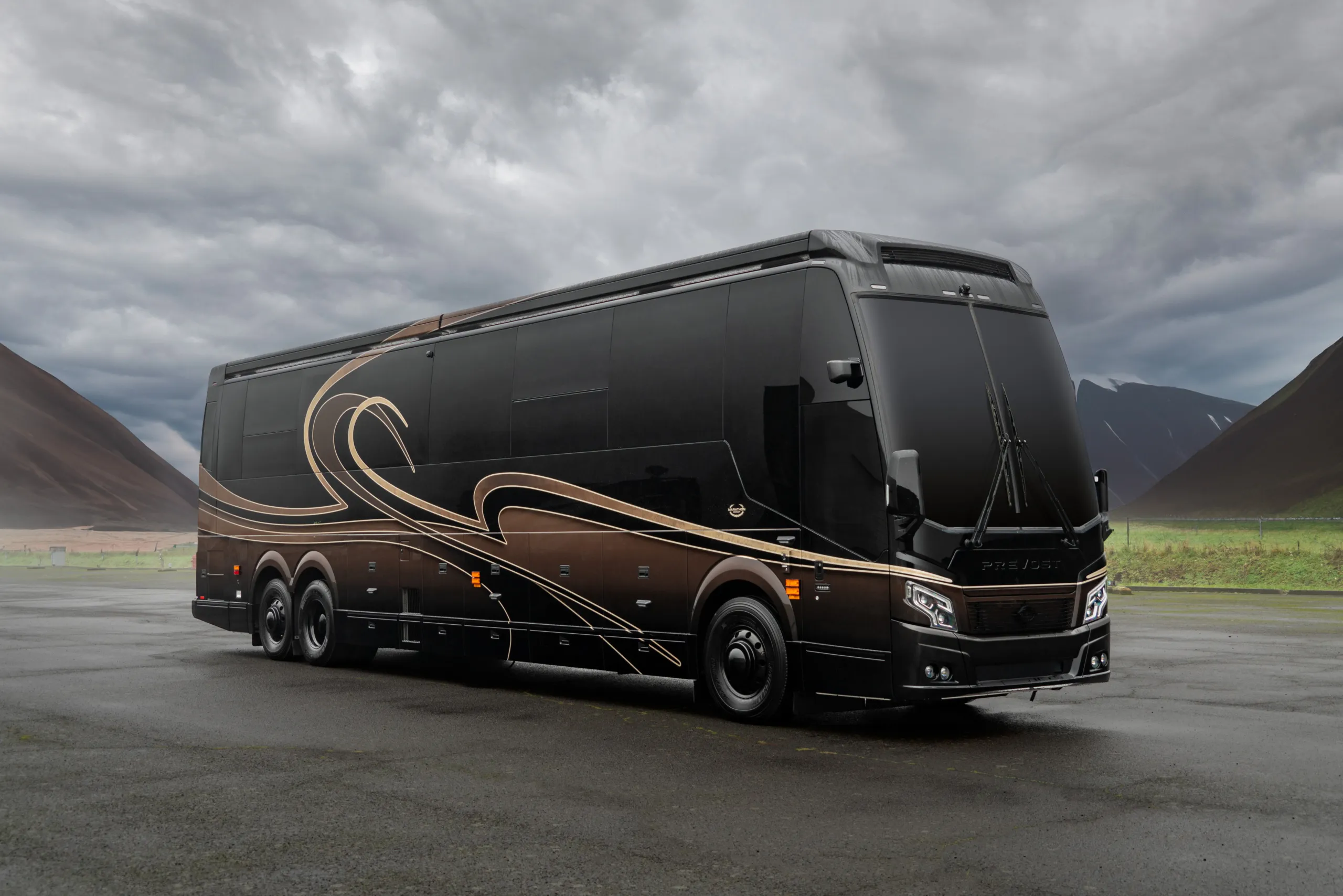 Marathon Coach #1381 | Luxury Motorcoach for Sale
