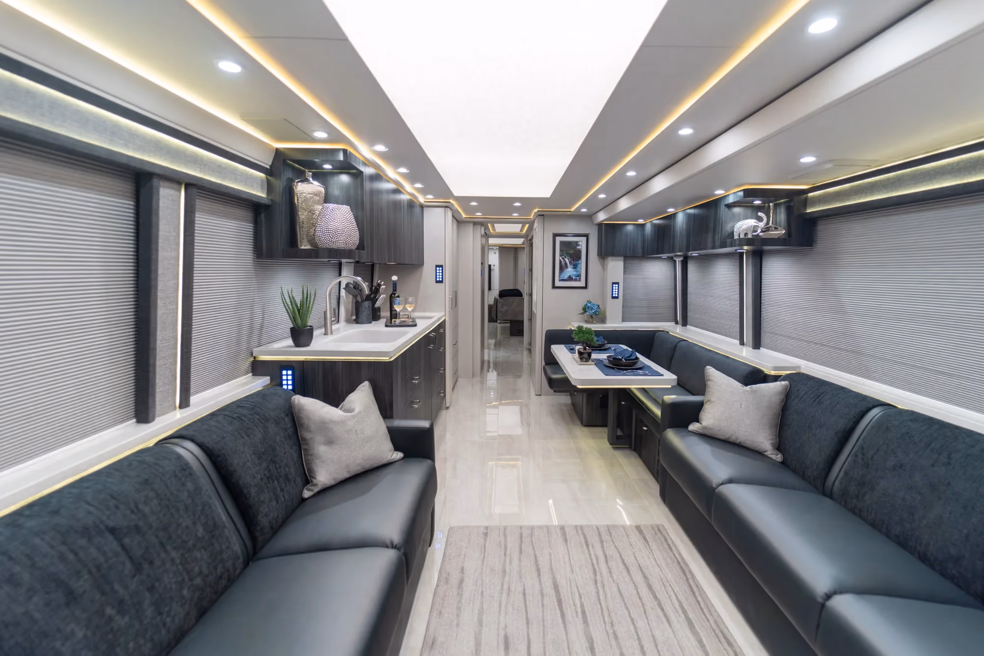 Marathon Coach #1384 | Luxury Motorcoach for Sale