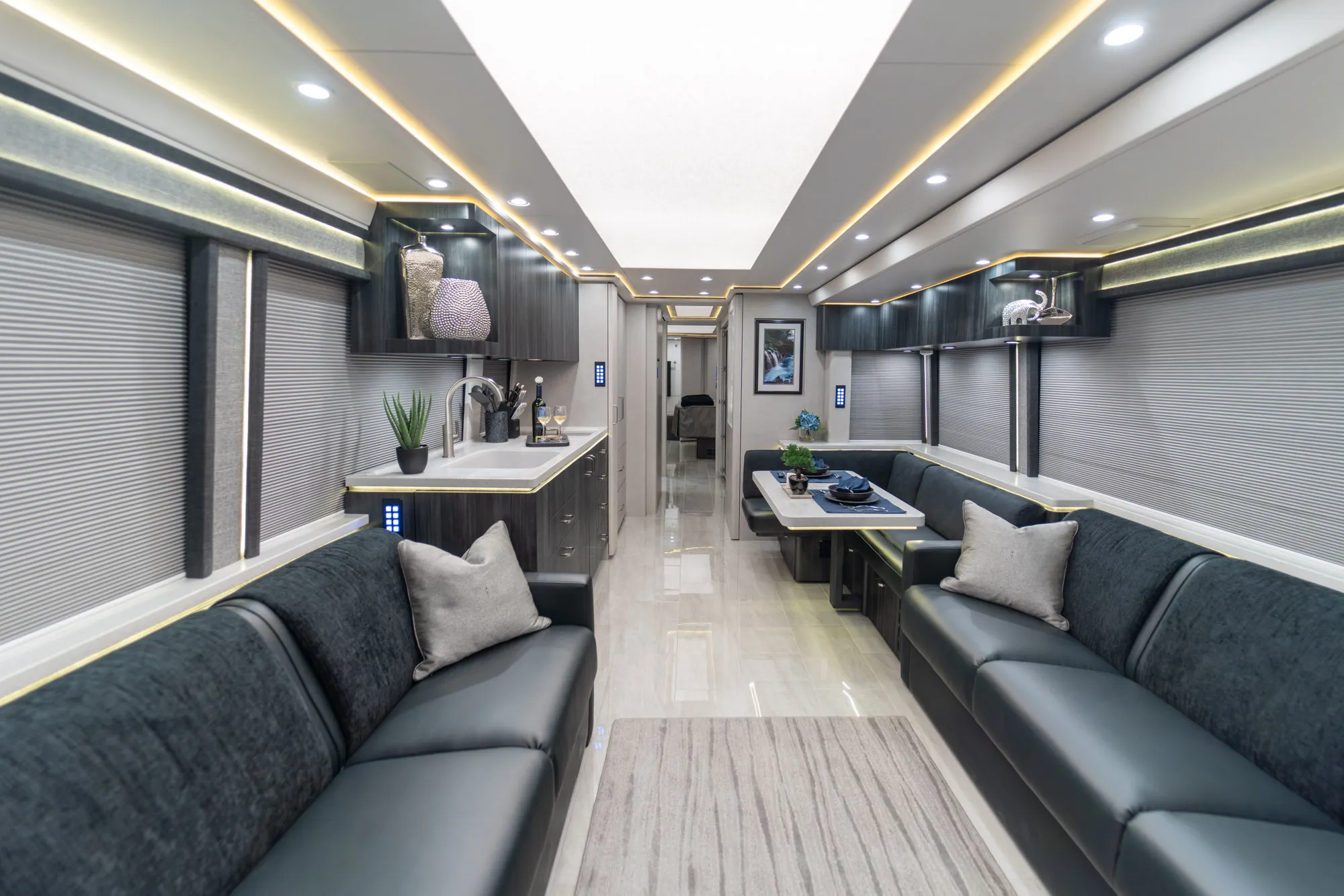 Marathon Coach #1384 | Luxury Motorcoach for Sale