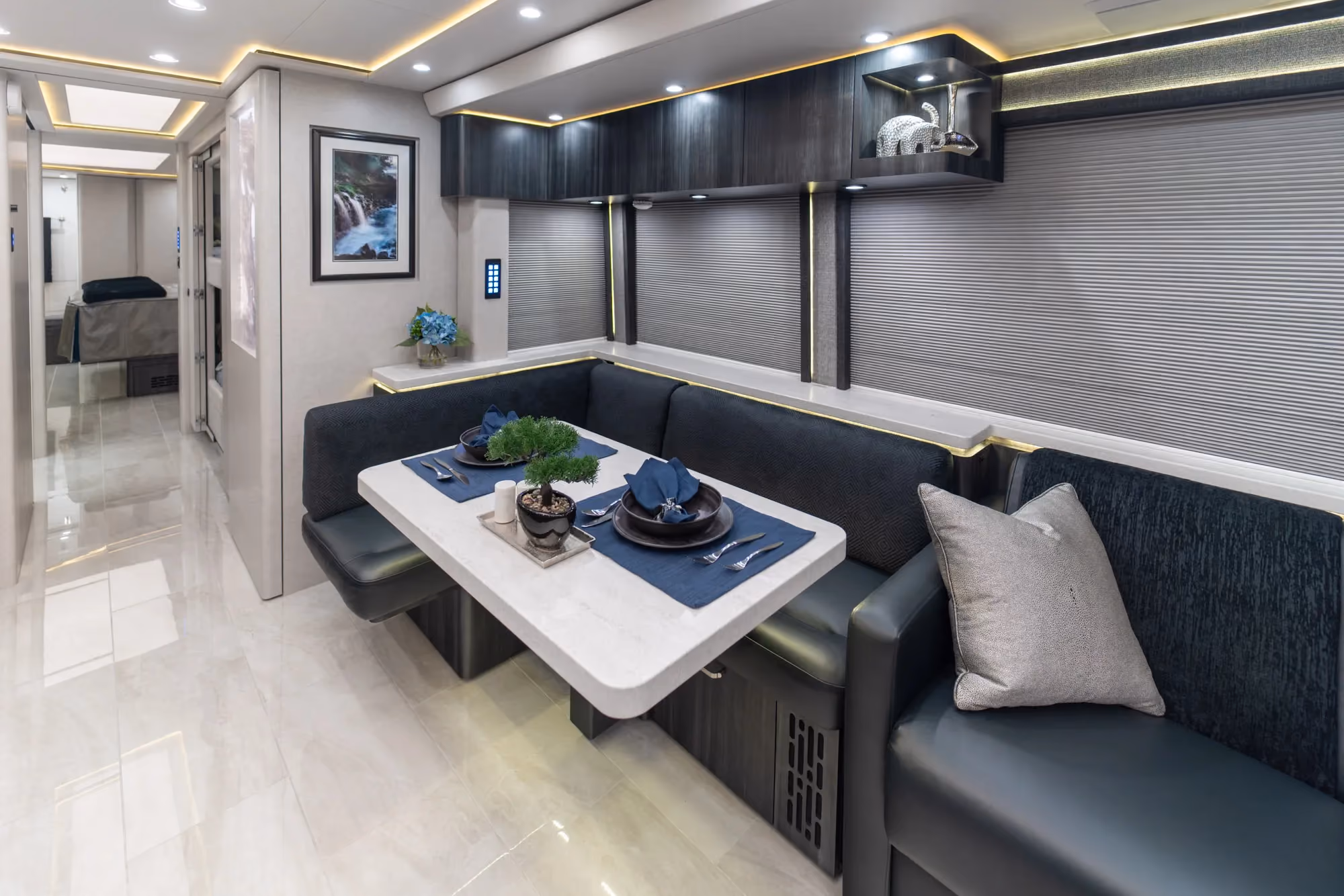 Marathon Coach #1384 | Luxury Motorcoach for Sale