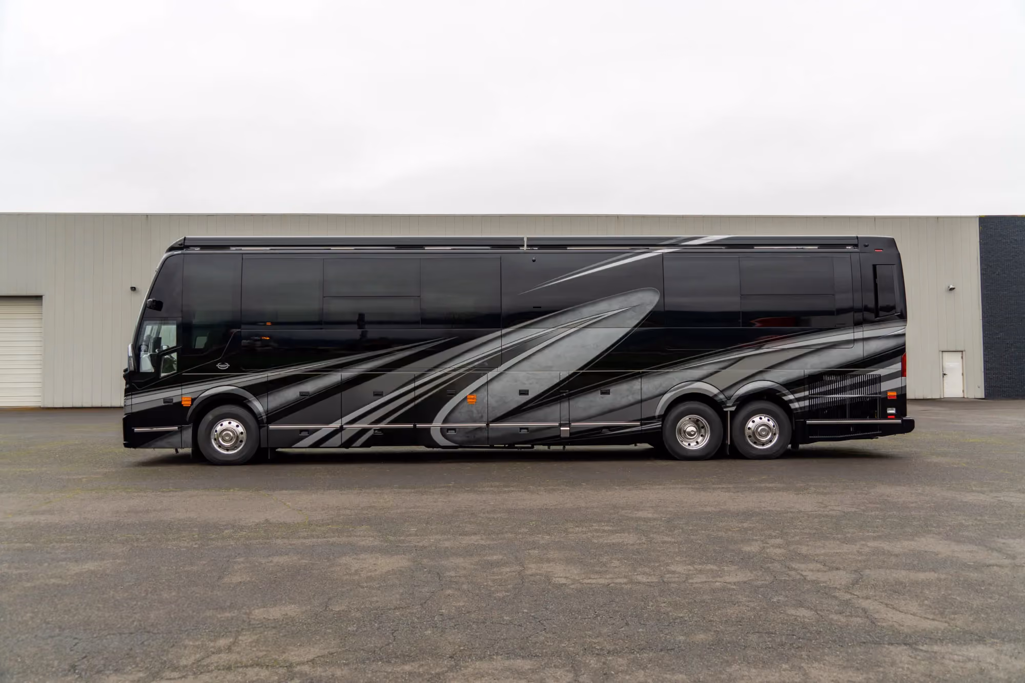 Marathon Coach #1384 | Luxury Motorcoach for Sale