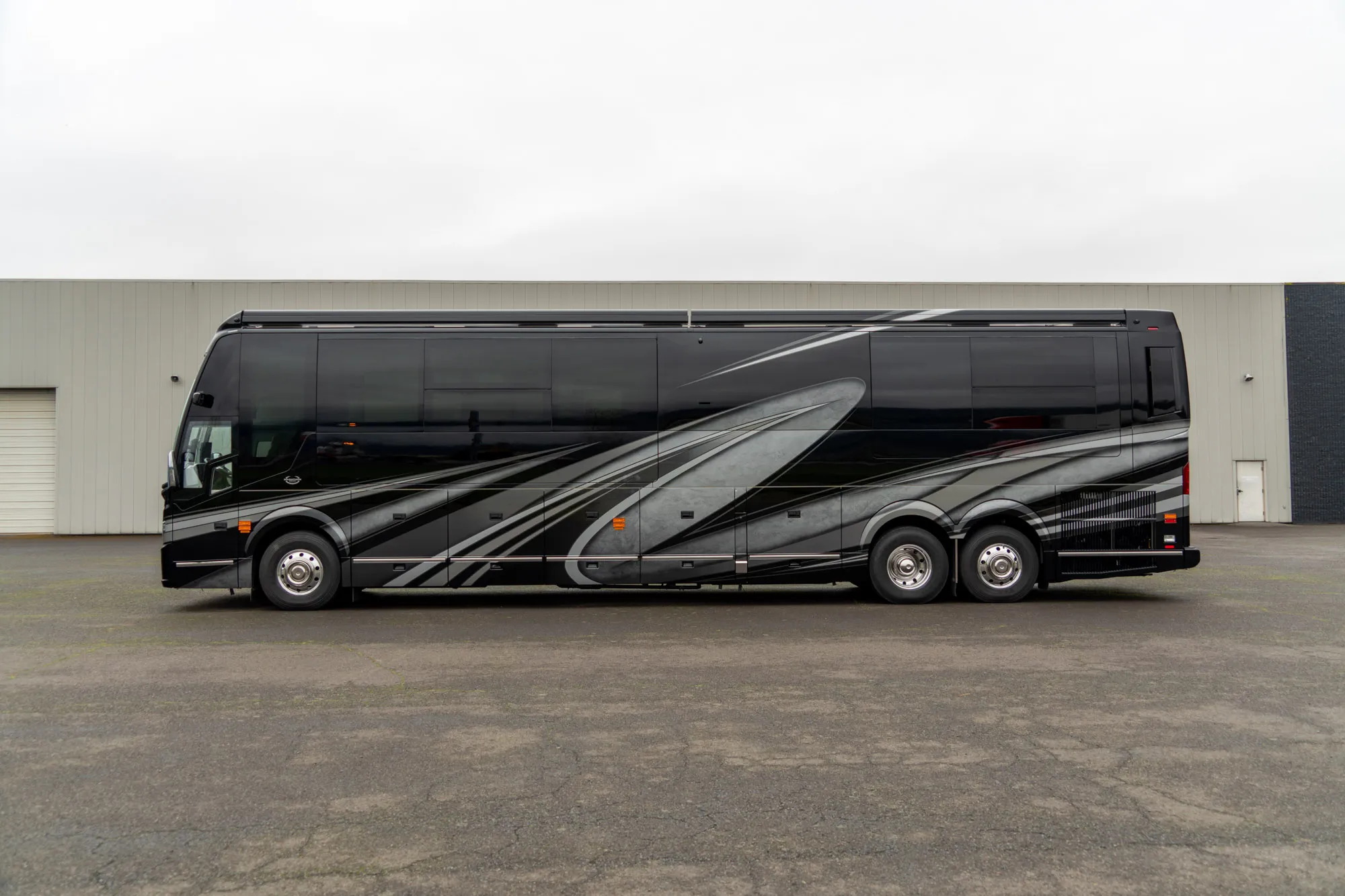 Marathon Coach #1384 | Luxury Motorcoach for Sale