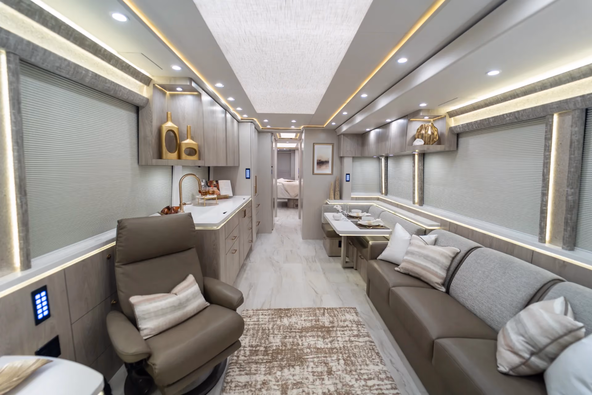 Marathon Coach #1390 | Luxury Motorcoach for Sale