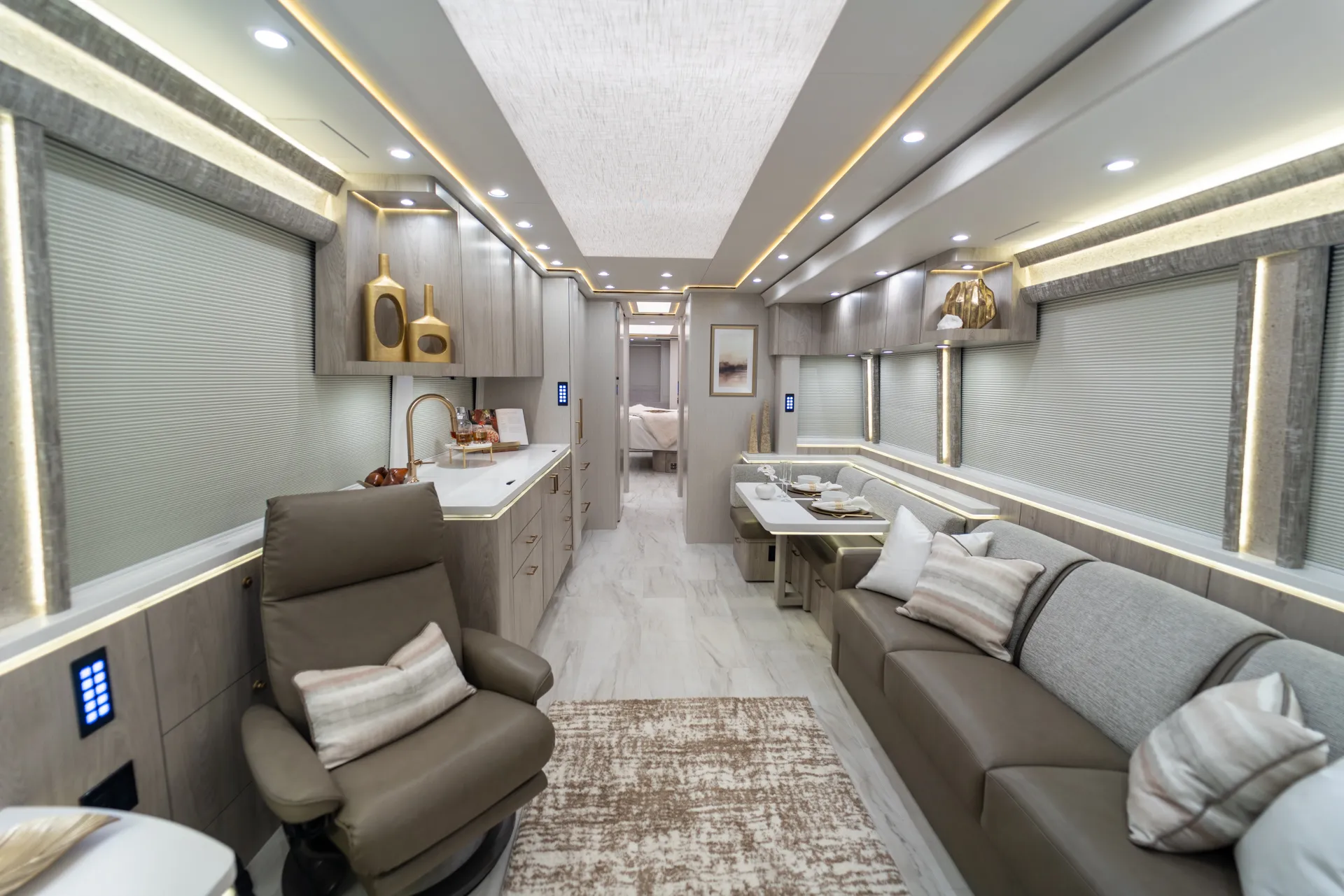 Marathon Coach #1390 | Luxury Motorcoach for Sale