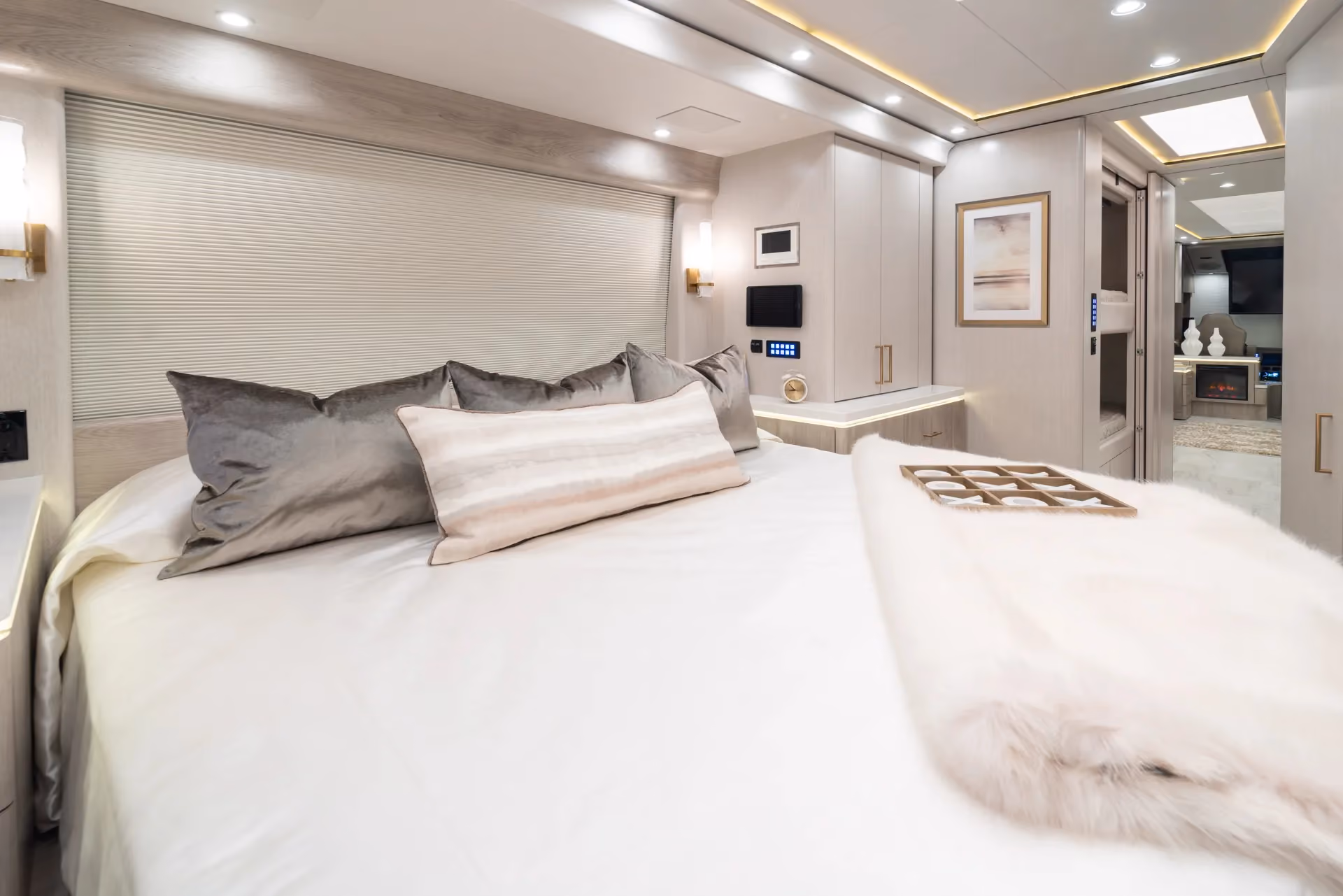 Marathon Coach #1390 | Luxury Motorcoach for Sale