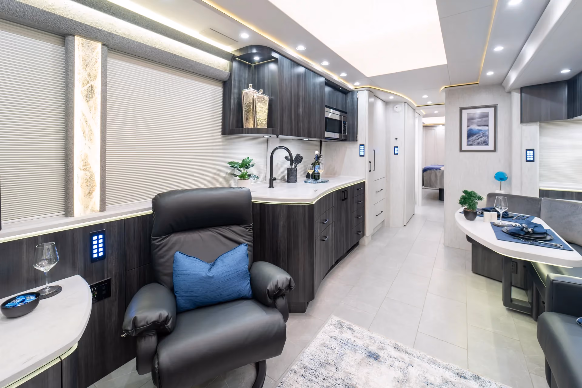 Marathon Coach #1374 | Luxury Motorcoach for Sale