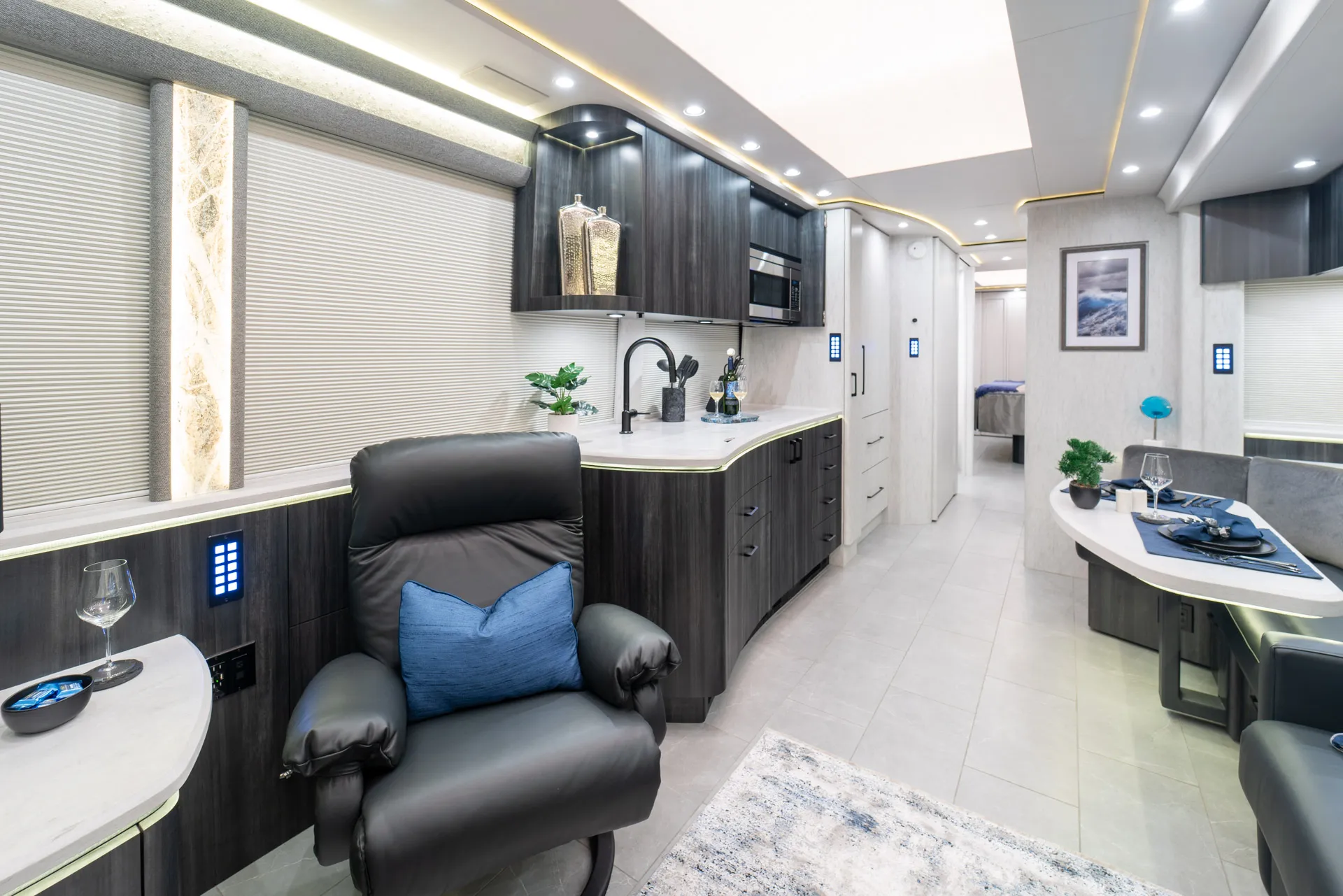 Marathon Coach #1374 | Luxury Motorcoach for Sale