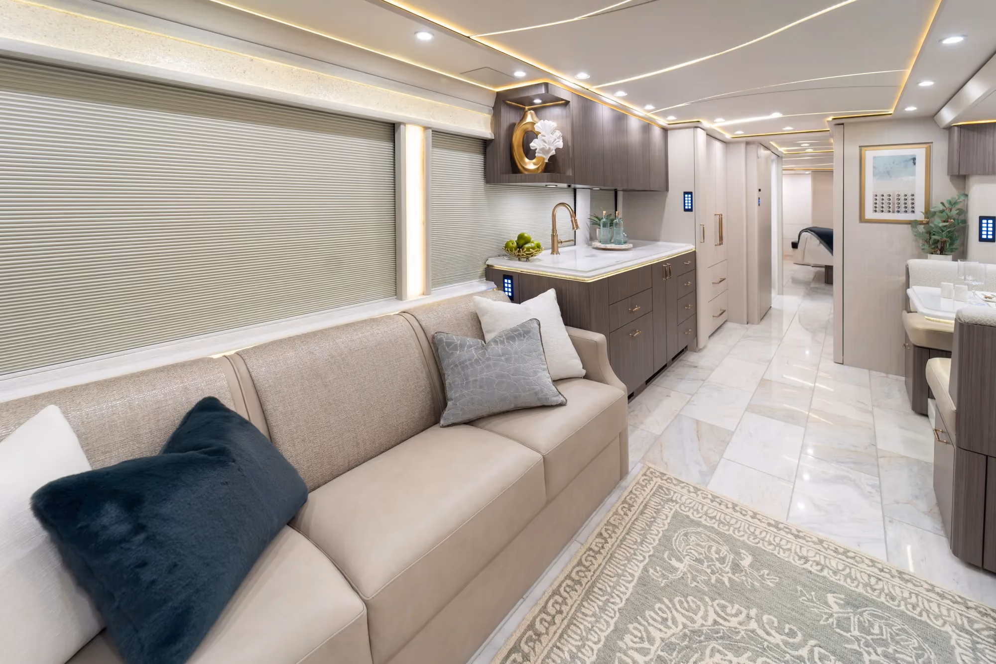 Marathon Coach #1385 | Luxury Motorcoach for Sale