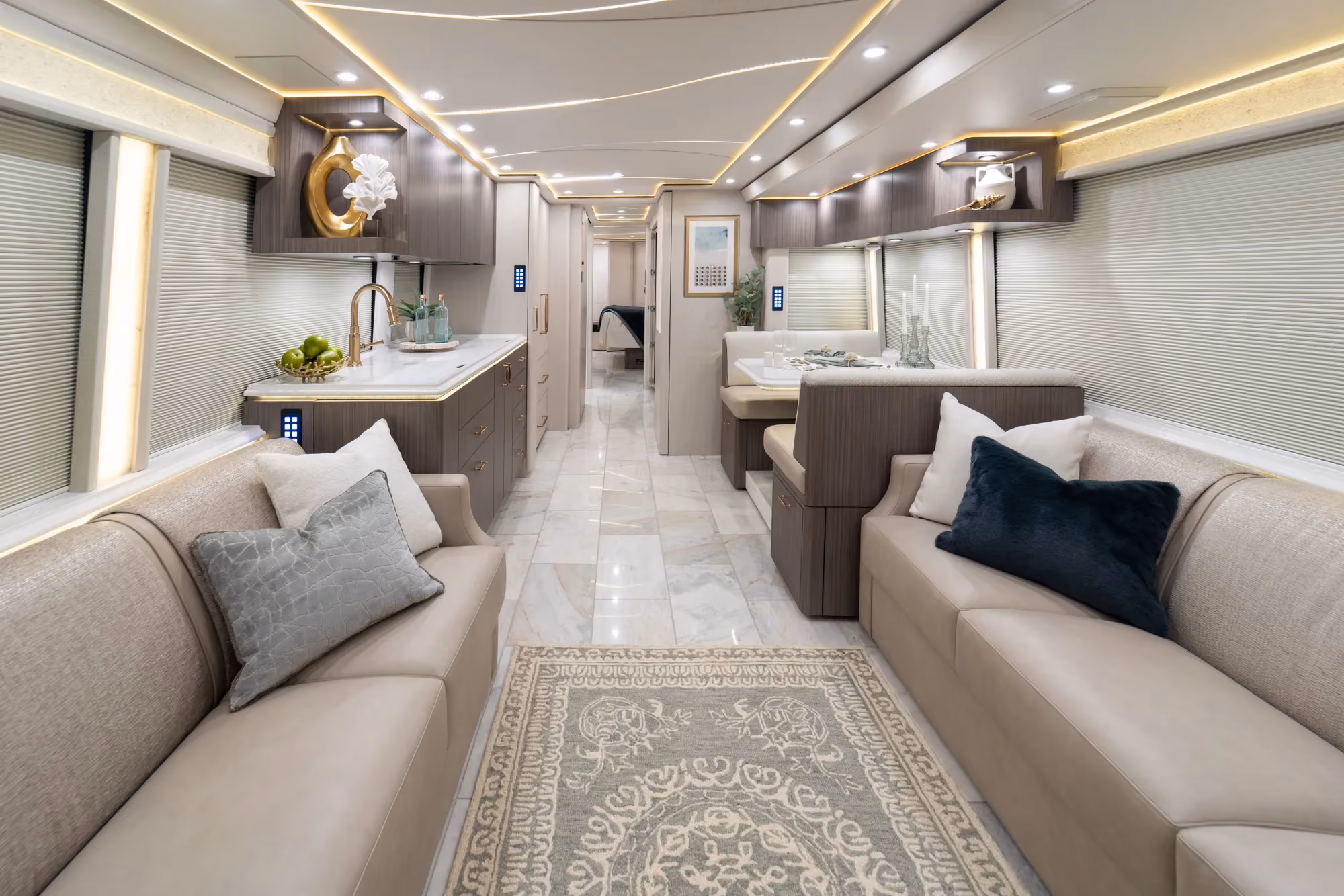 Marathon Coach #1385 | Luxury Motorcoach for Sale