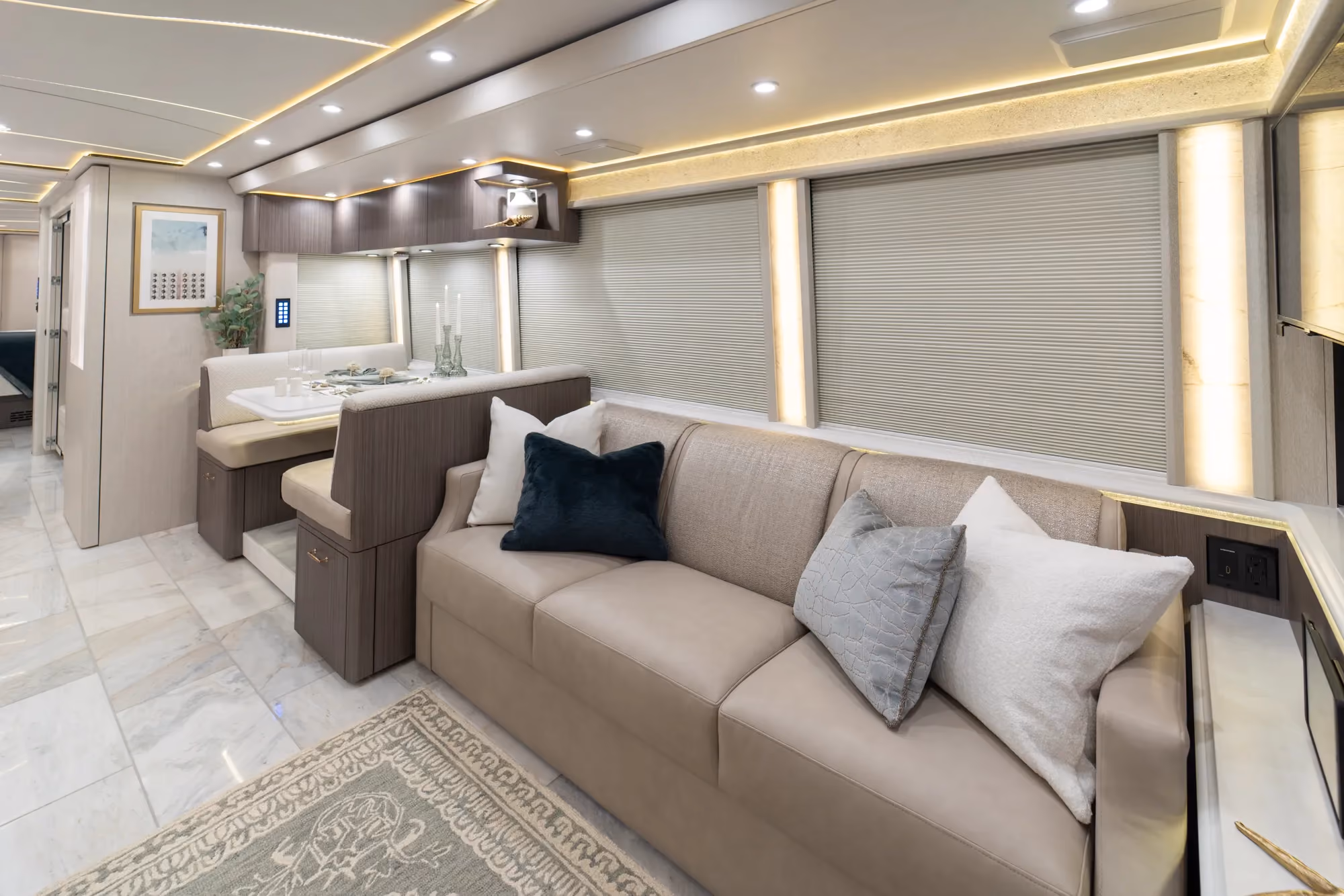 Marathon Coach #1385 | Luxury Motorcoach for Sale