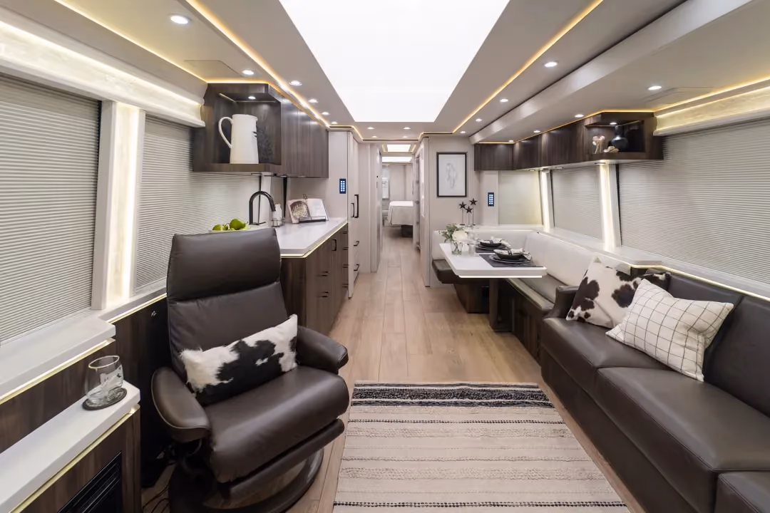 Marathon Coach #1392 | Luxury Motorcoach for Sale