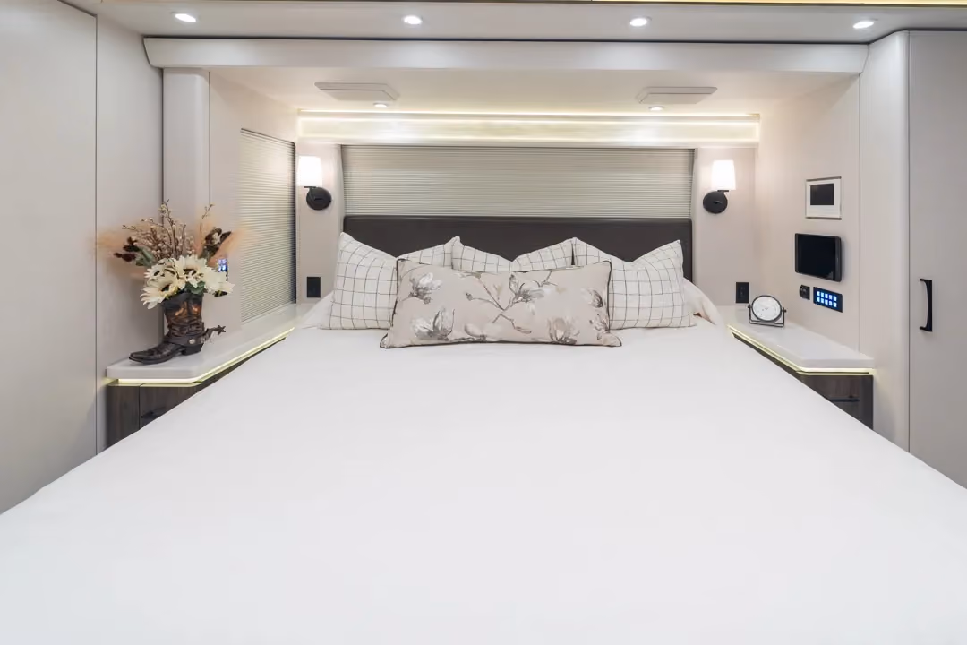 Marathon Coach #1392 | Luxury Motorcoach for Sale