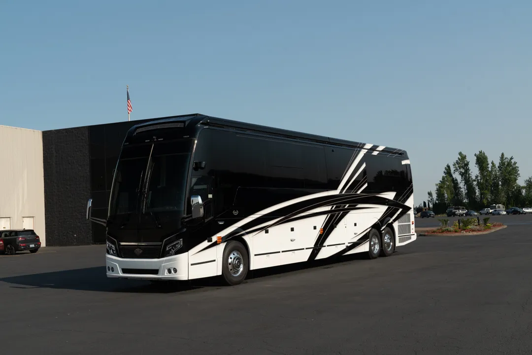 Marathon Coach #1392 | Luxury Motorcoach for Sale