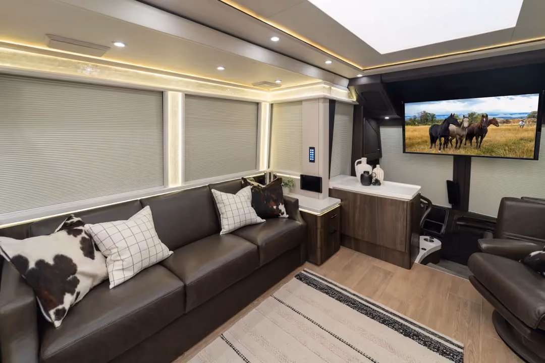 Marathon Coach #1392 | Luxury Motorcoach for Sale