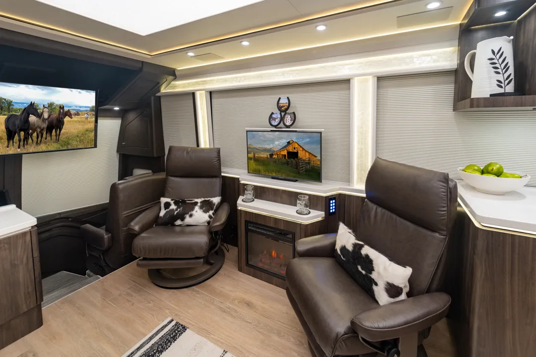 Marathon Coach #1392 | Luxury Motorcoach for Sale
