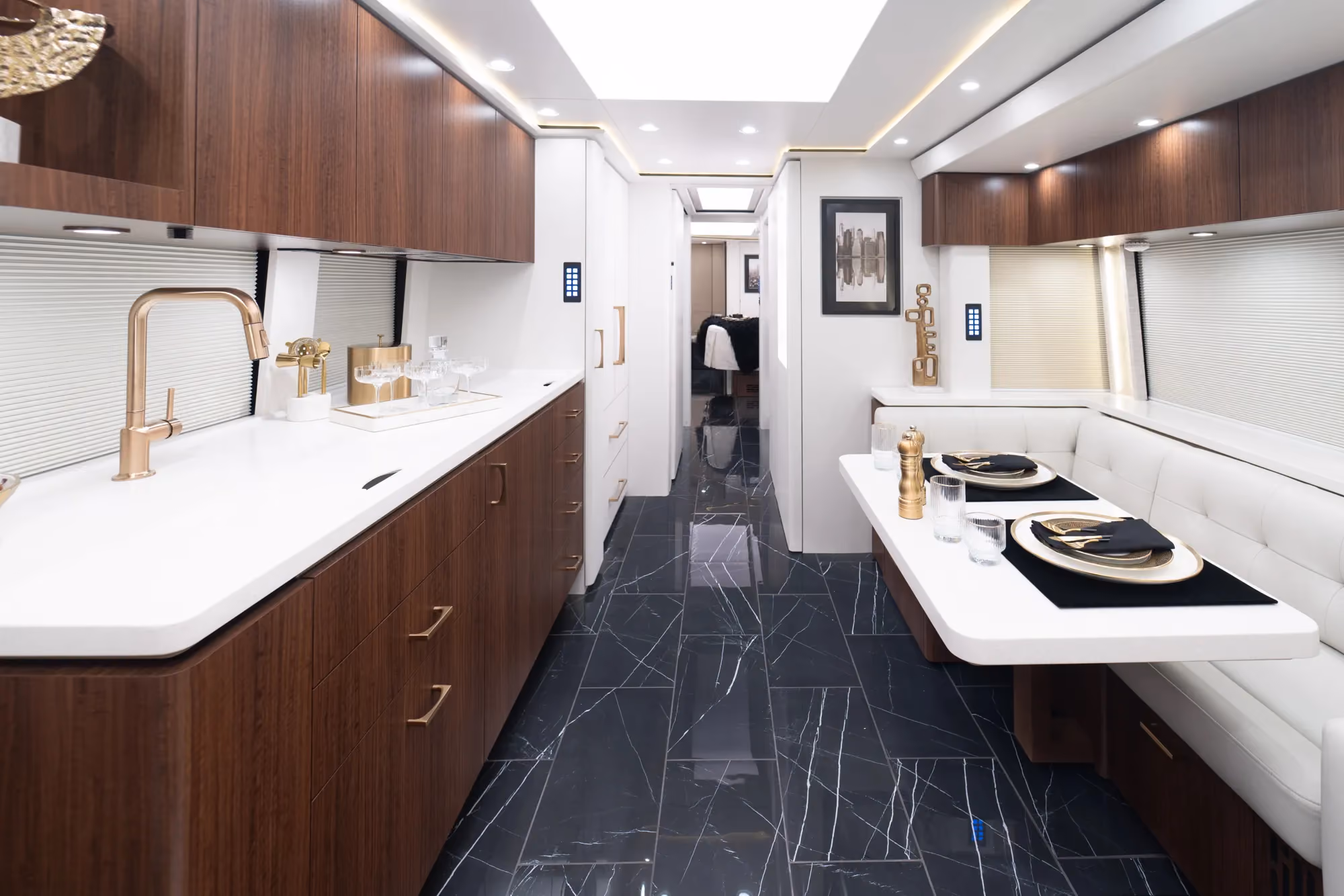 Marathon Coach #1394 | Luxury Motorcoach for Sale