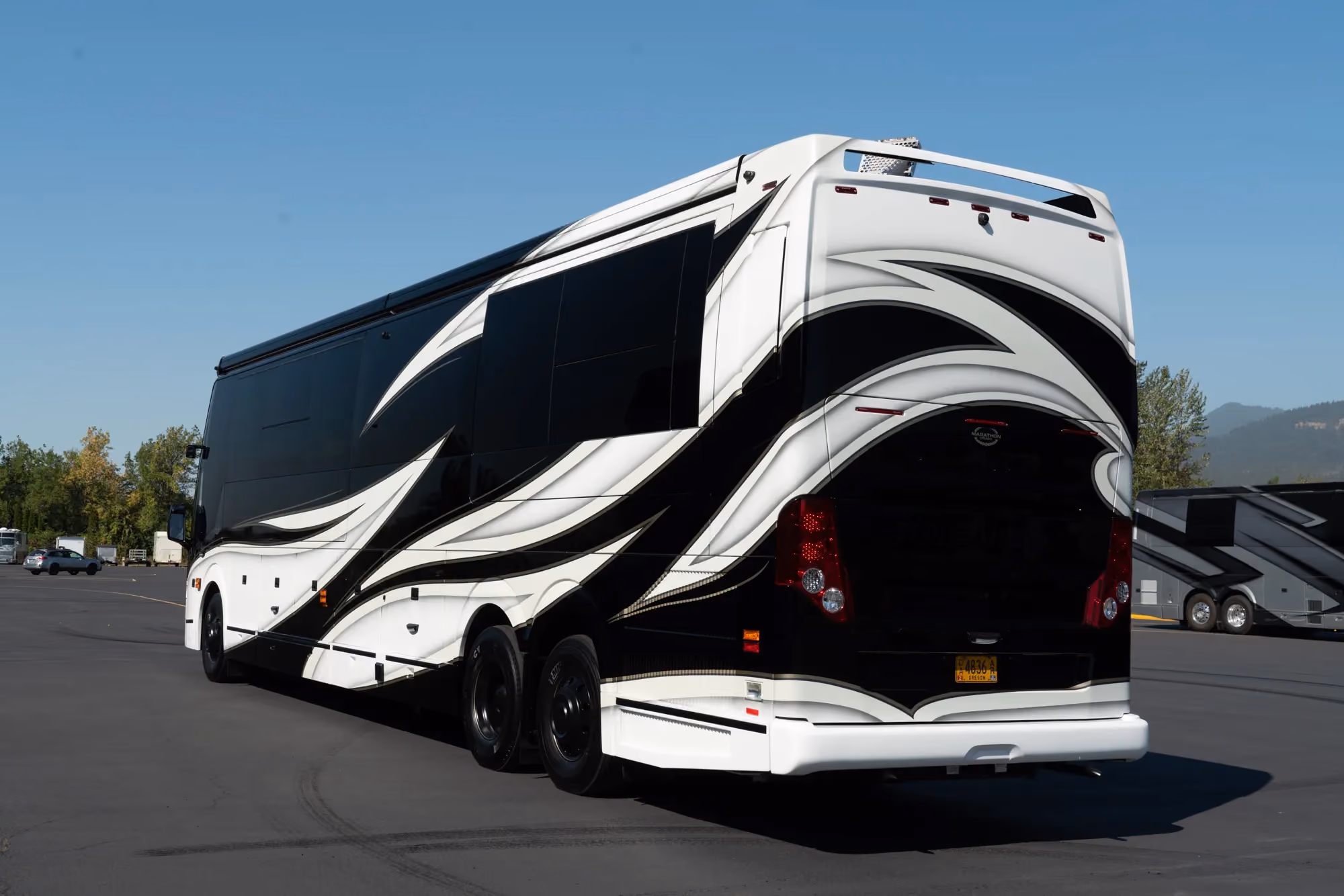 Marathon Coach #1394 | Luxury Motorcoach for Sale