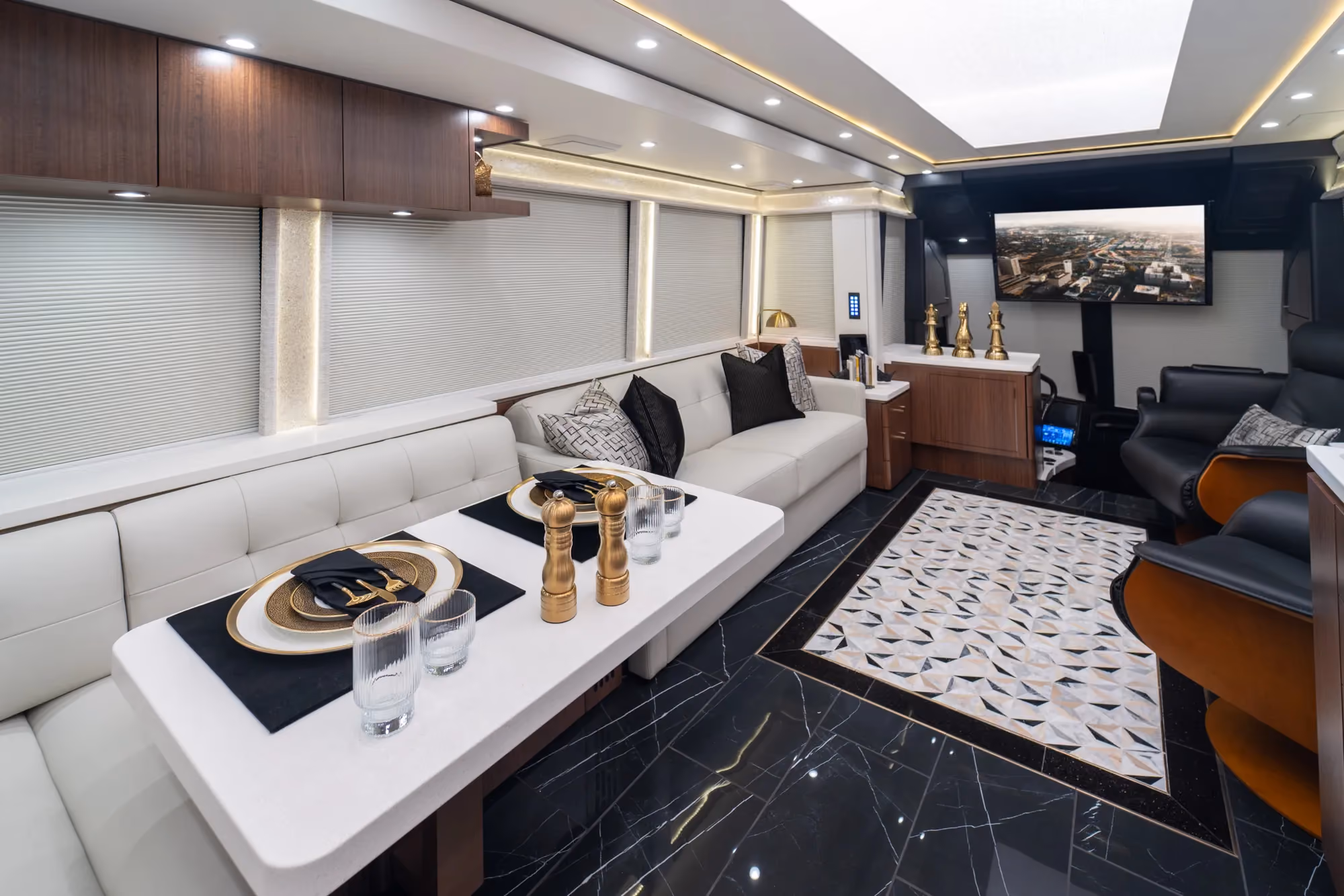Marathon Coach #1394 | Luxury Motorcoach for Sale
