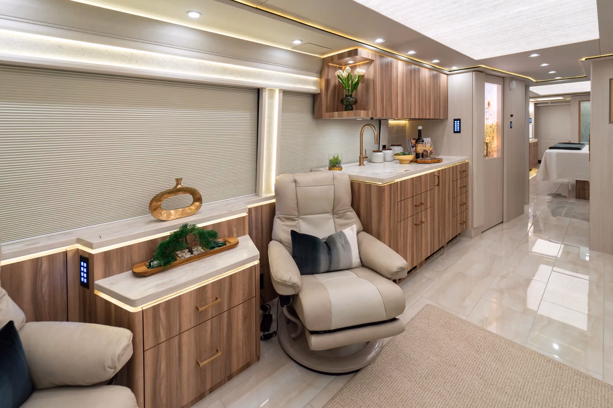 Marathon Coach #1393 | Luxury Motorcoach for Sale